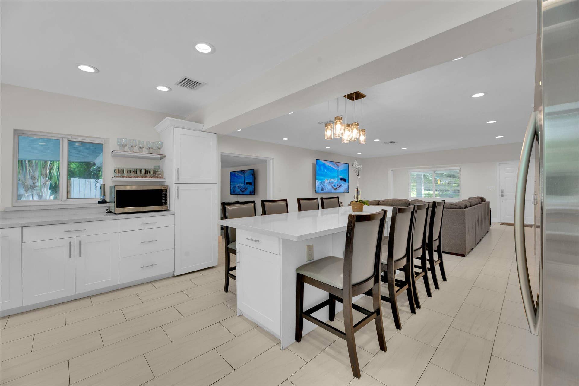11-2633 NE 3rd Avenue-11