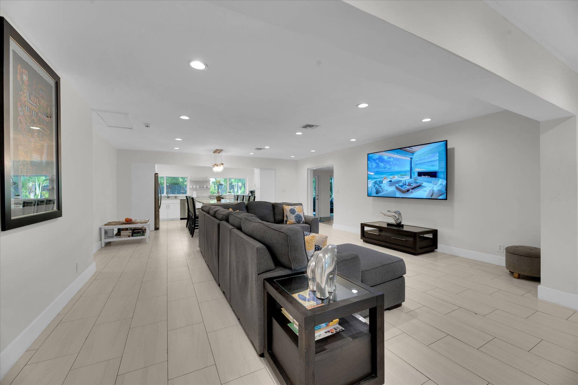 05-2633 NE 3rd Avenue-5
