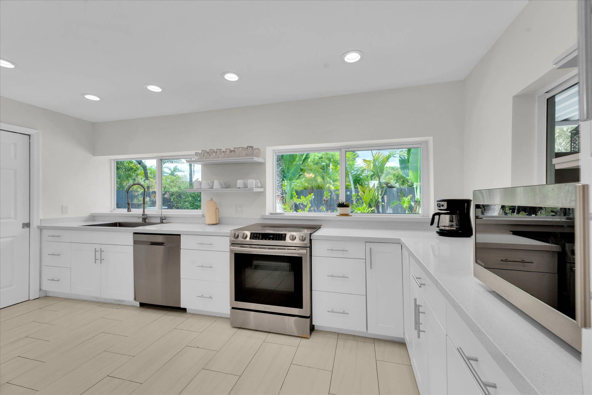 12-2633 NE 3rd Avenue-12
