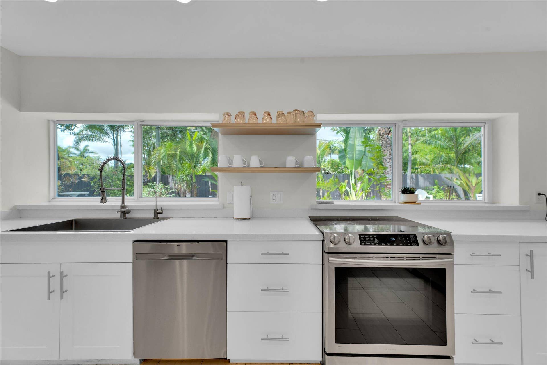 13-2633 NE 3rd Avenue-13