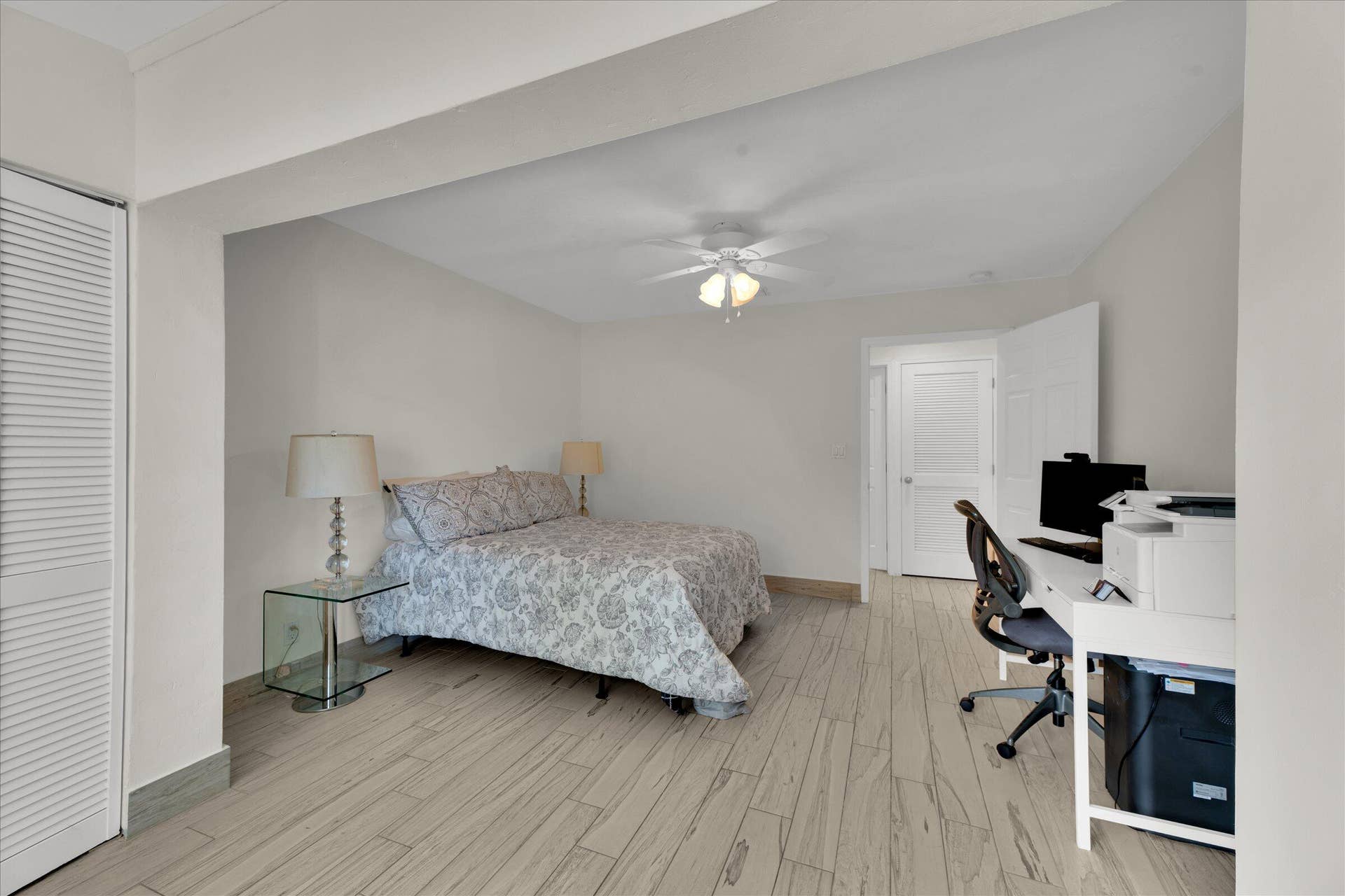 32-2633 NE 3rd Avenue-32