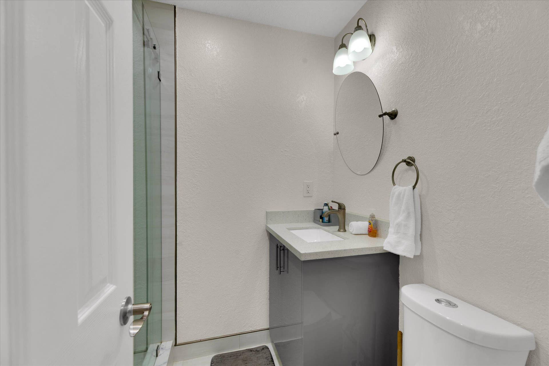51-2633 NE 3rd Avenue-51
