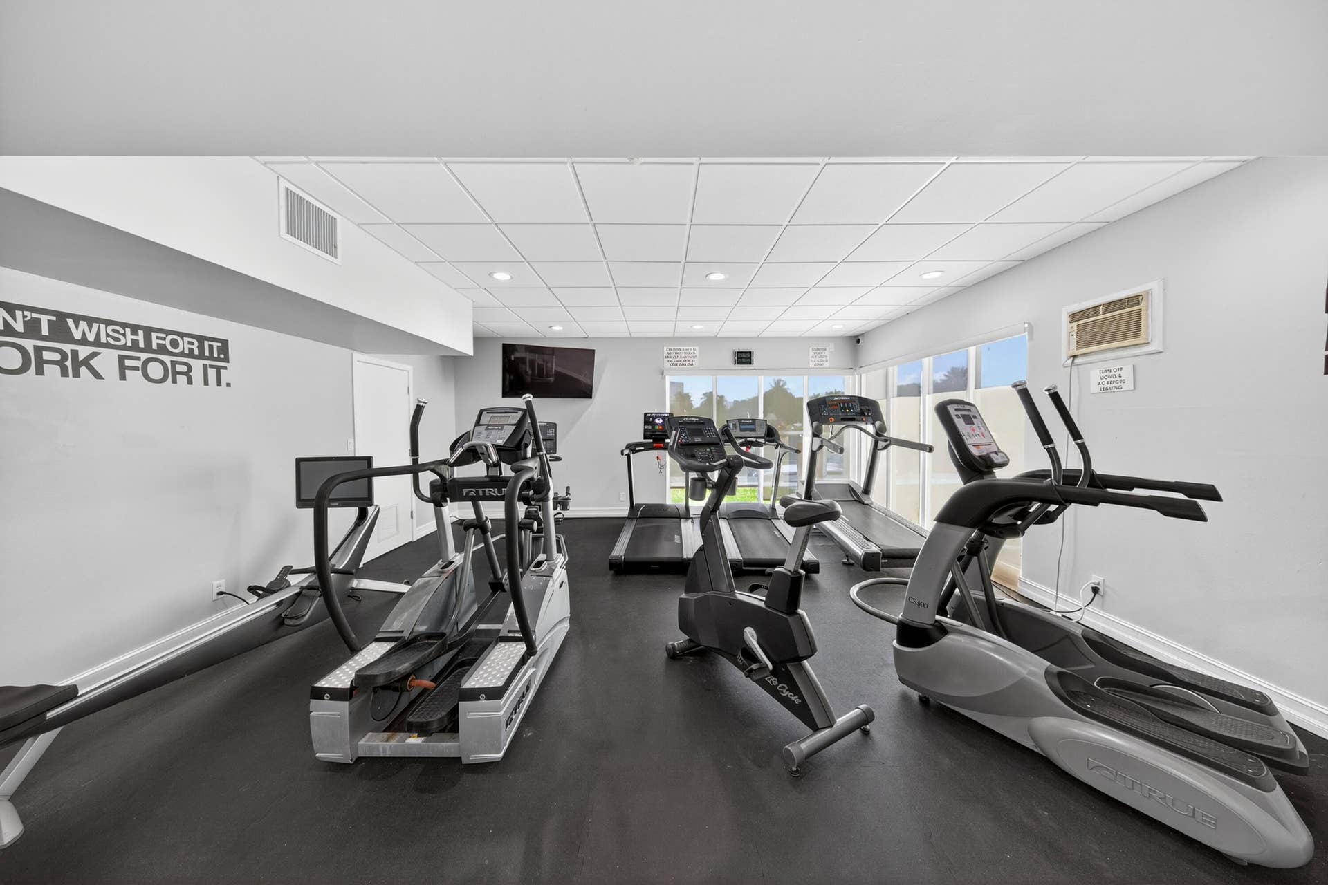 1170 N Federal Highway, #411, Fort Lauderdale, FL 33304 amenities (21)