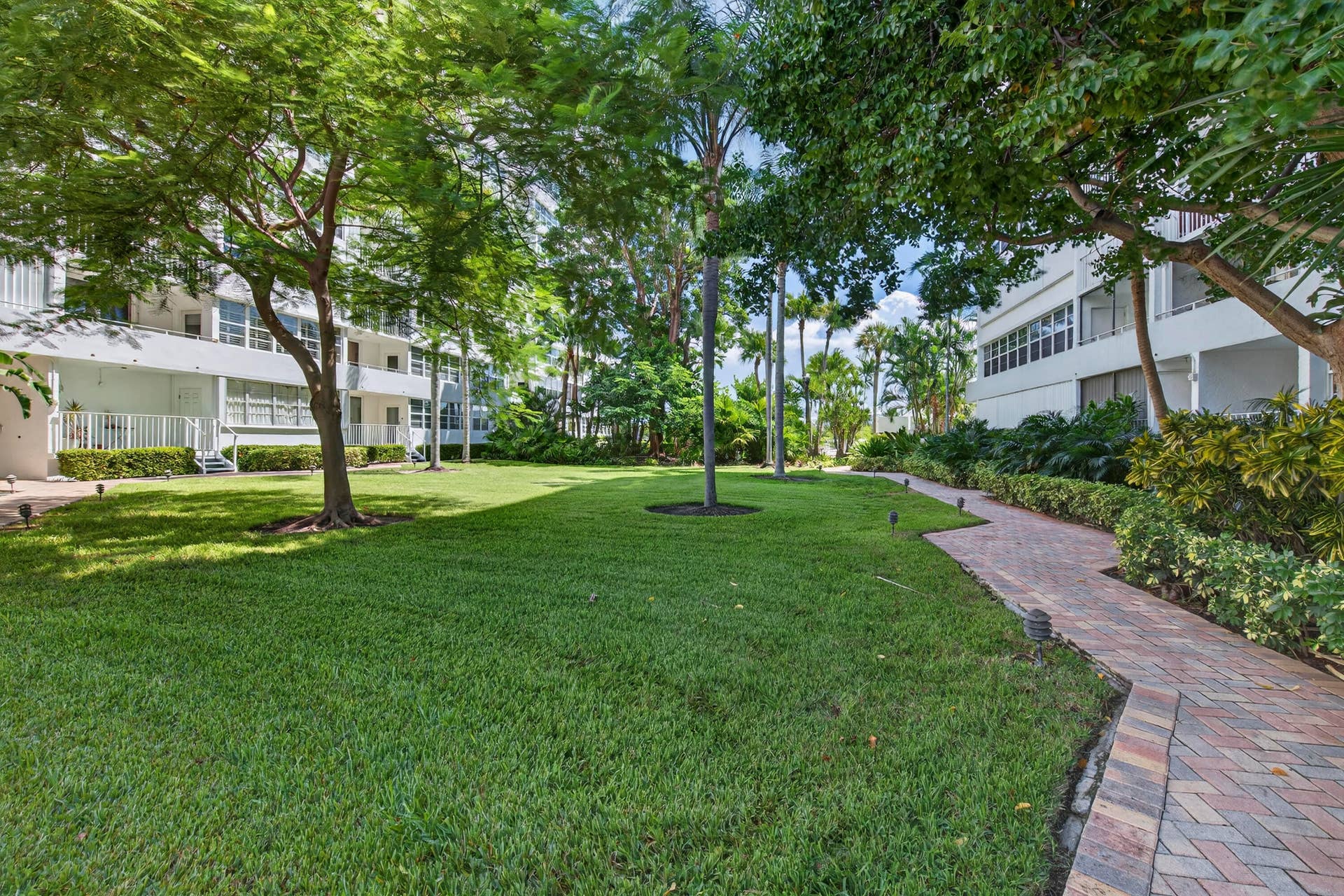 1170 N Federal Highway, #411, Fort Lauderdale, FL 33304 amenities (1)