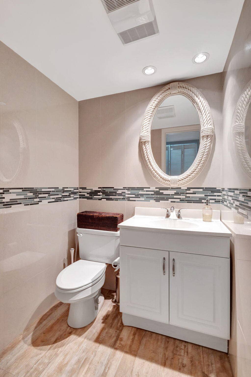 4201 S Ocean Boulevard, #K2, South Palm Beach, FL 33480 Half Bath