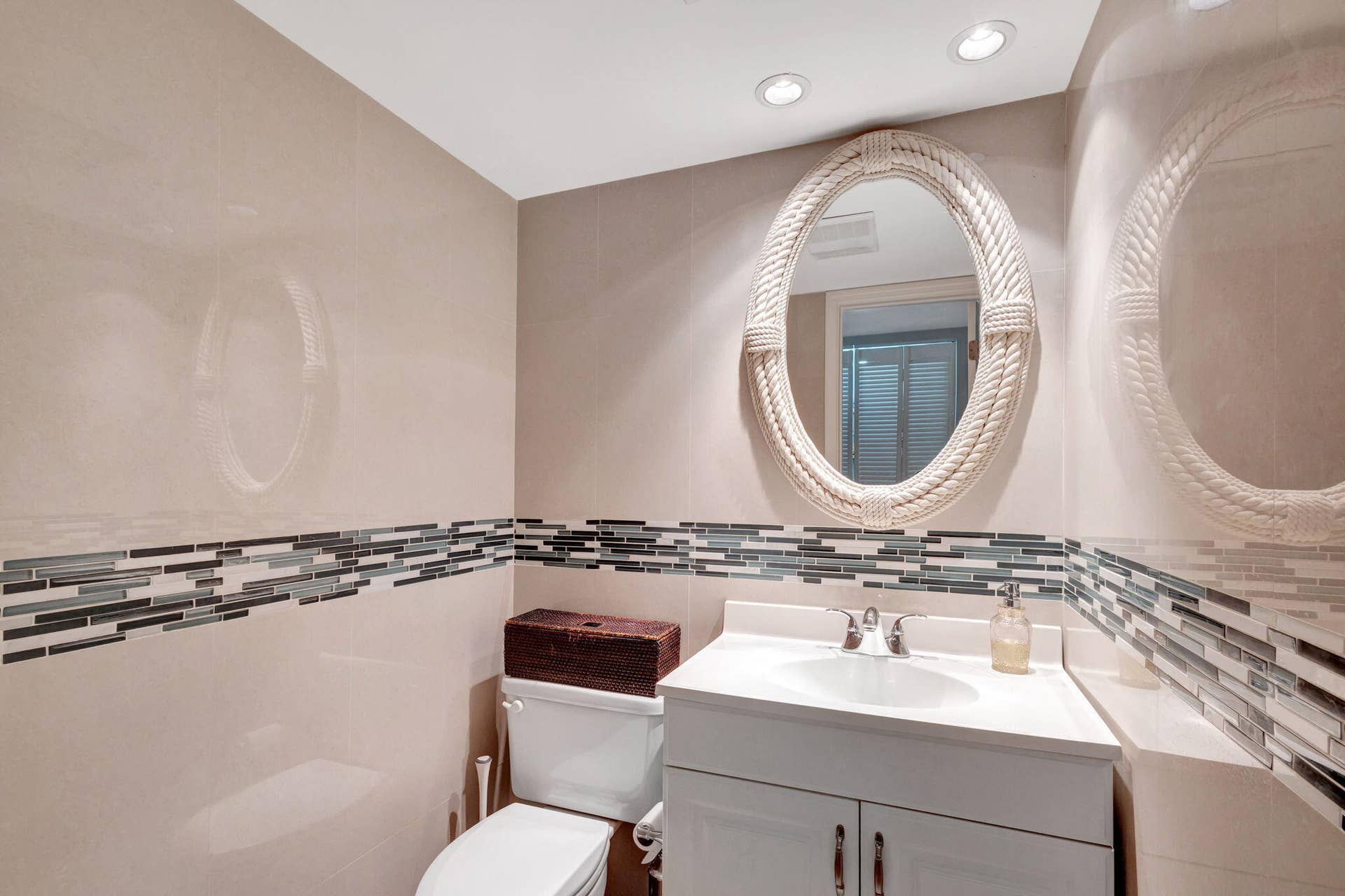 4201 S Ocean Boulevard, #K2, South Palm Beach, FL 33480 Half Bath