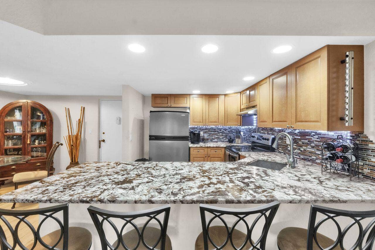 3004 NE 5th Terrace, #108c, Wilton Manors, FL 33334 3004_NE_5th_Terrace_U108-17