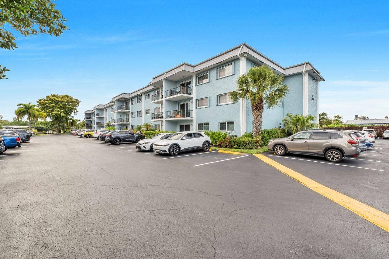 3004 NE 5th Terrace, #108c, Wilton Manors, FL 33334 3004_NE_5th_Terrace_U108-5 (1)