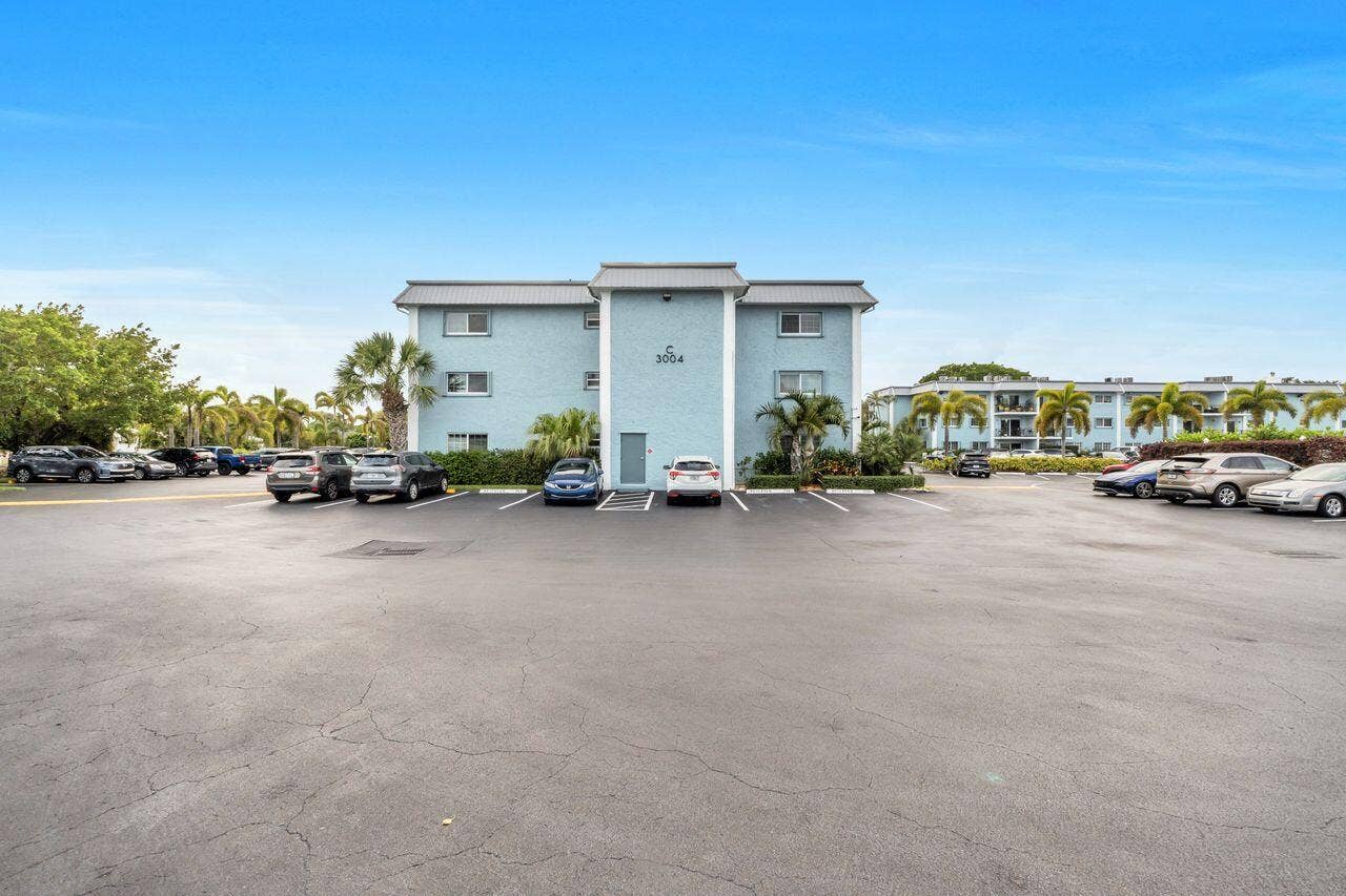3004 NE 5th Terrace, #108c, Wilton Manors, FL 33334 3004_NE_5th_Terrace_U108-6 (1)