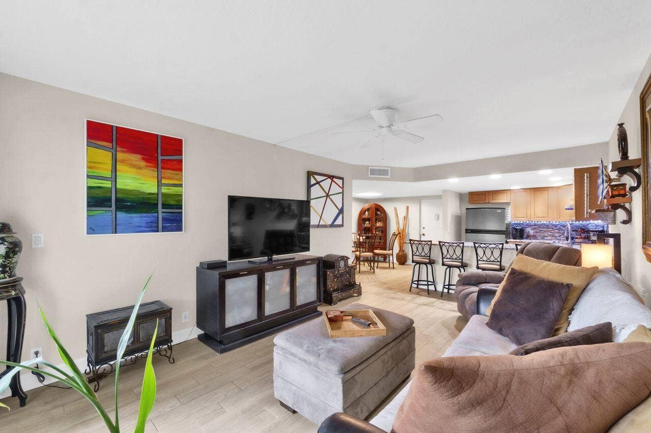 3004 NE 5th Terrace, #108c, Wilton Manors, FL 33334 Living area