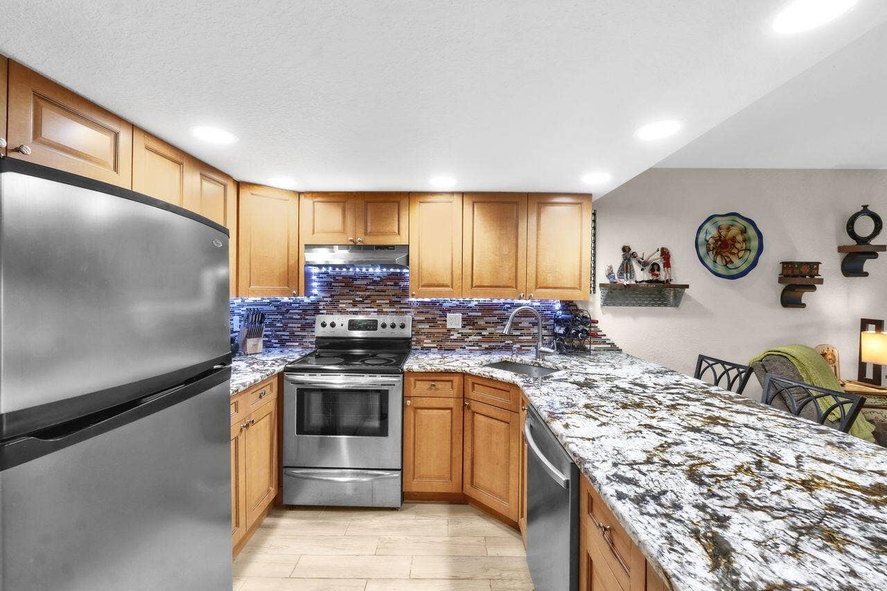 3004 NE 5th Terrace, #108c, Wilton Manors, FL 33334 3004_NE_5th_Terrace_U108-9 (1)