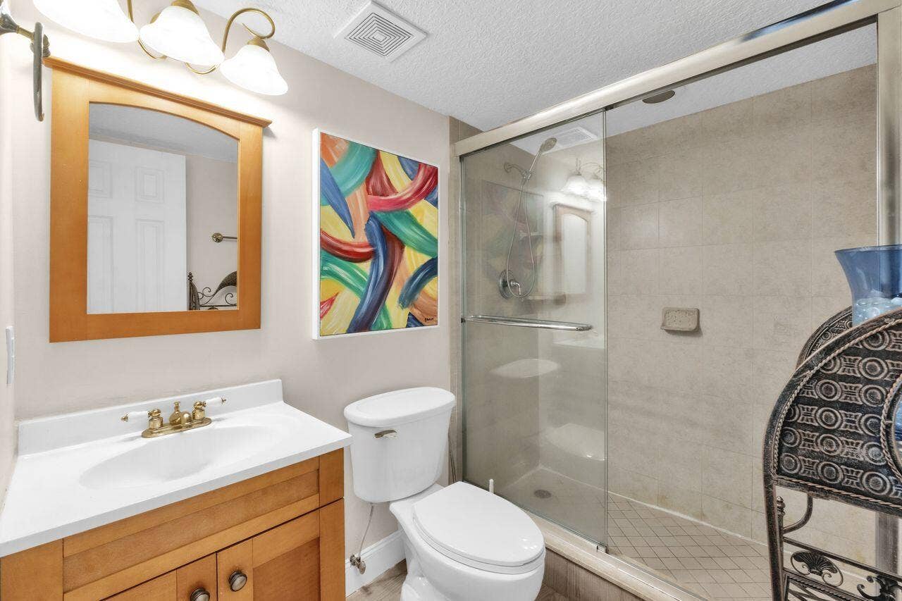 3004 NE 5th Terrace, #108c, Wilton Manors, FL 33334 Second Bathroom