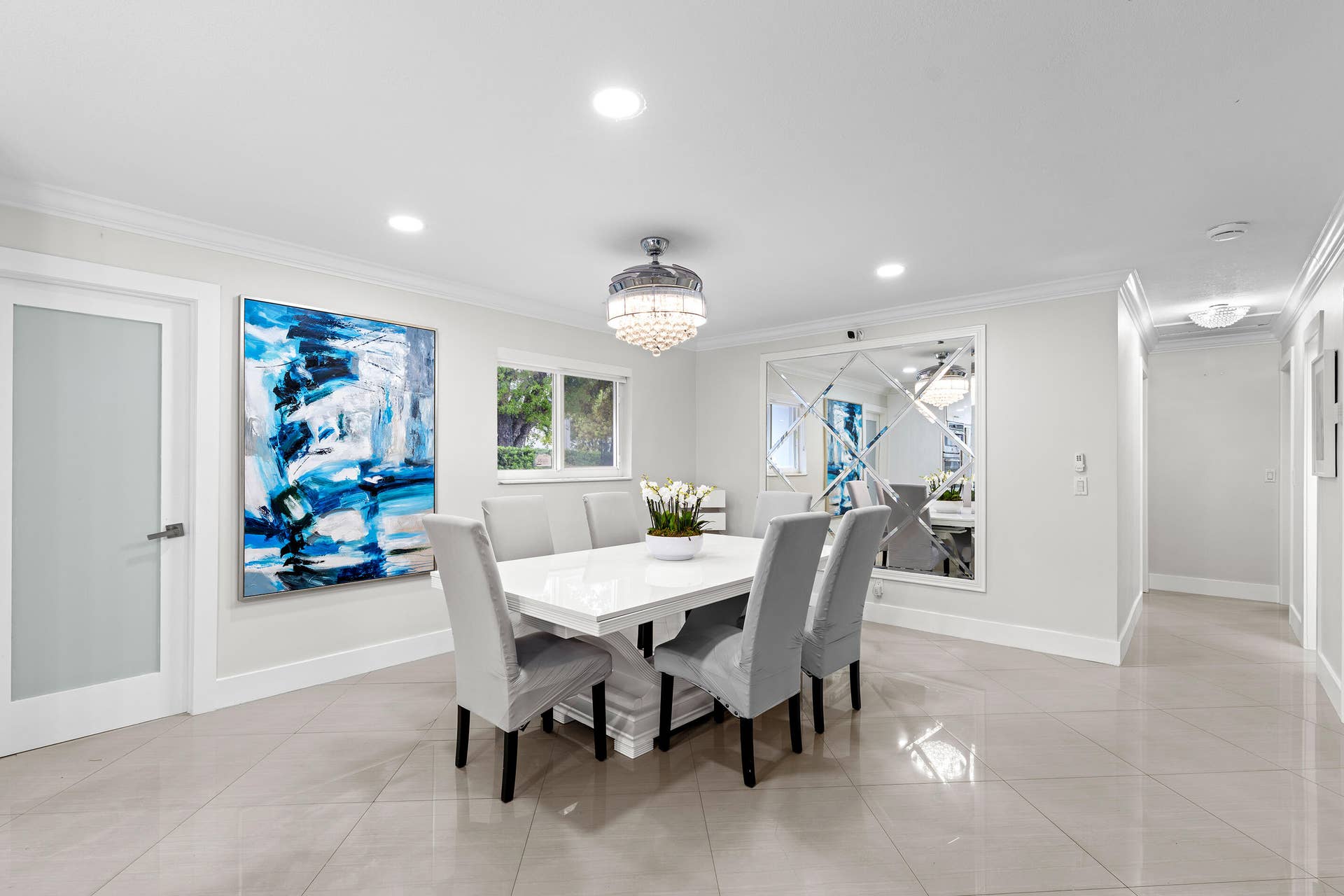 747 Avon Road, West Palm Beach, FL 33401 Dining room