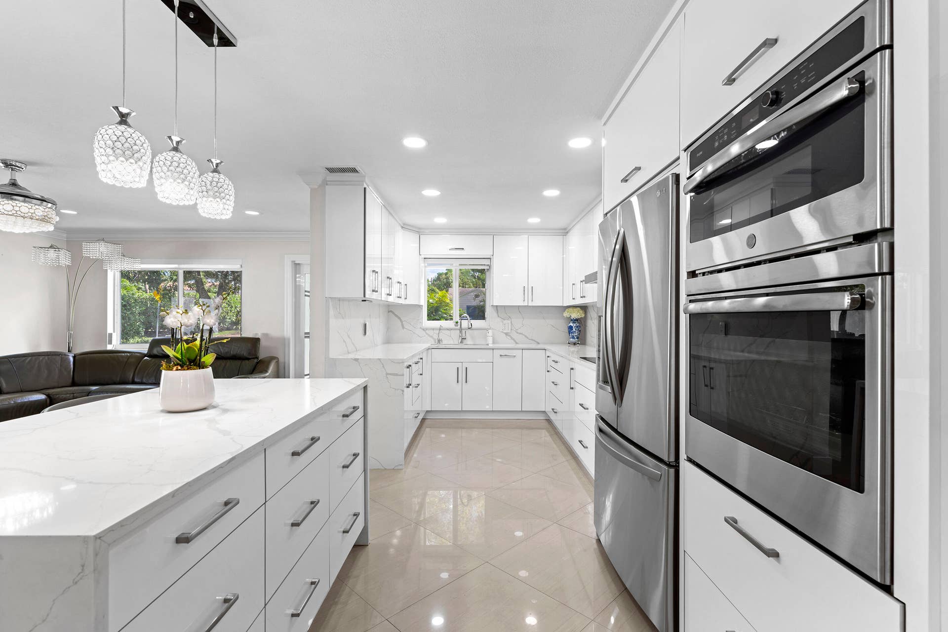 747 Avon Road, West Palm Beach, FL 33401 Full Kitchen