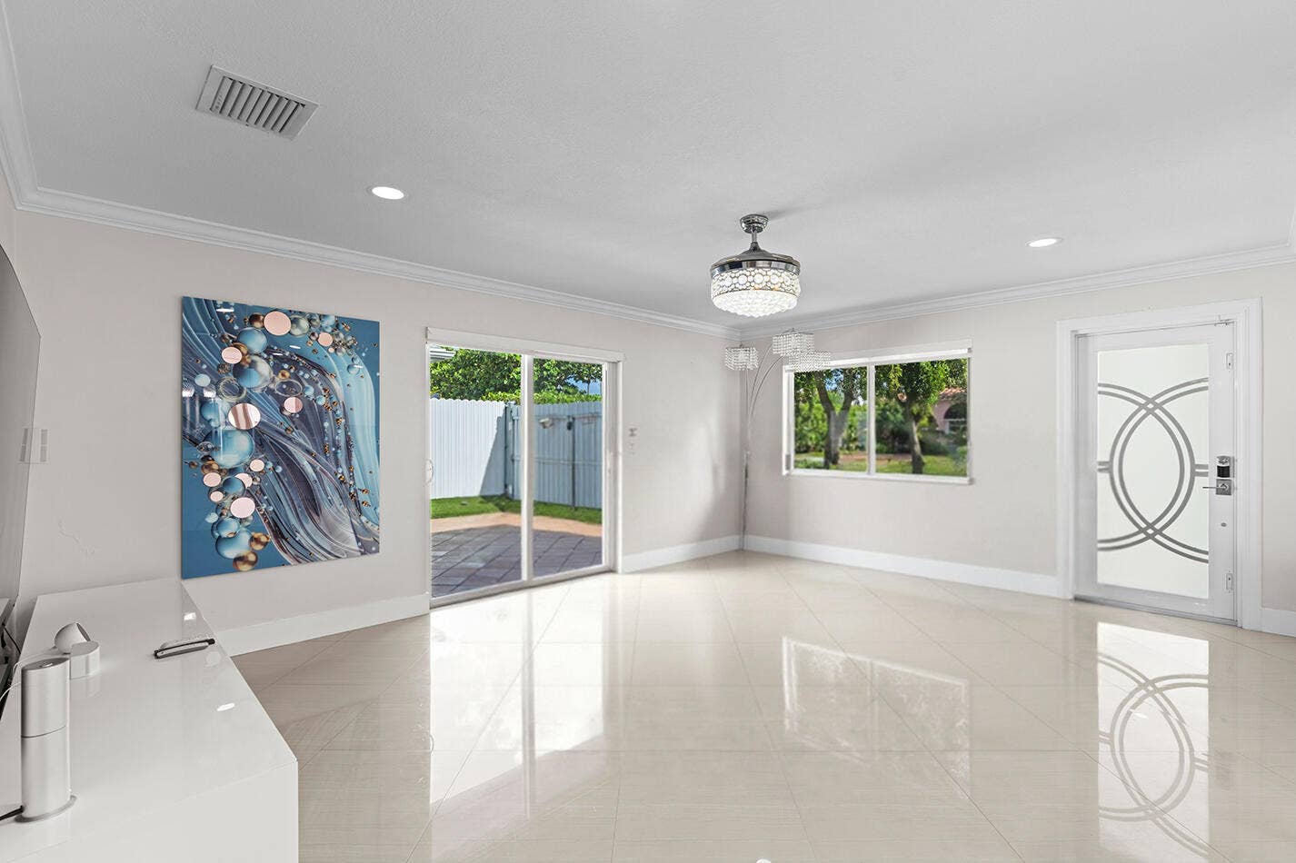 747 Avon Road, West Palm Beach, FL 33401 Living room no sectional