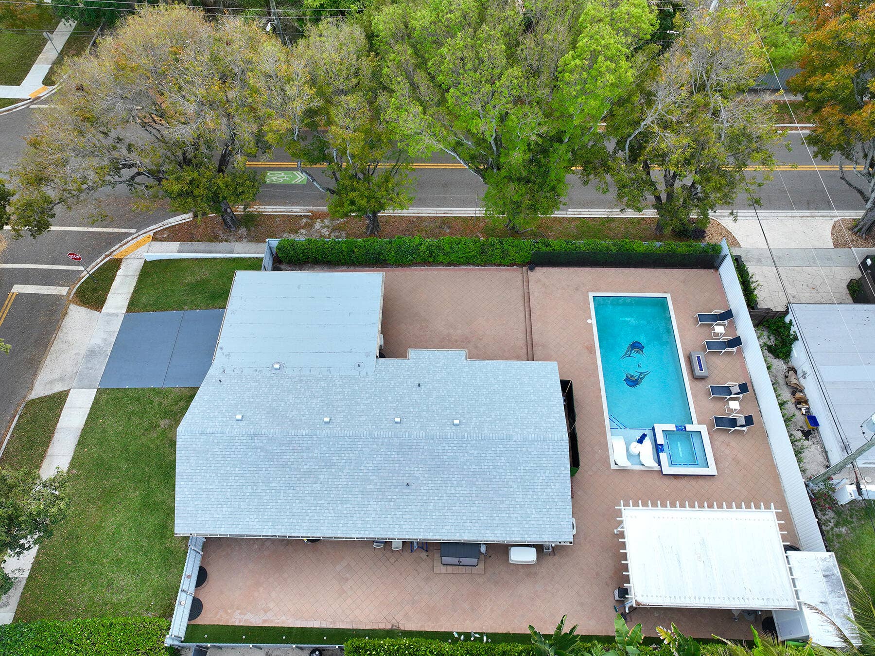 747 Avon Road, West Palm Beach, FL 33401 Non-contributing