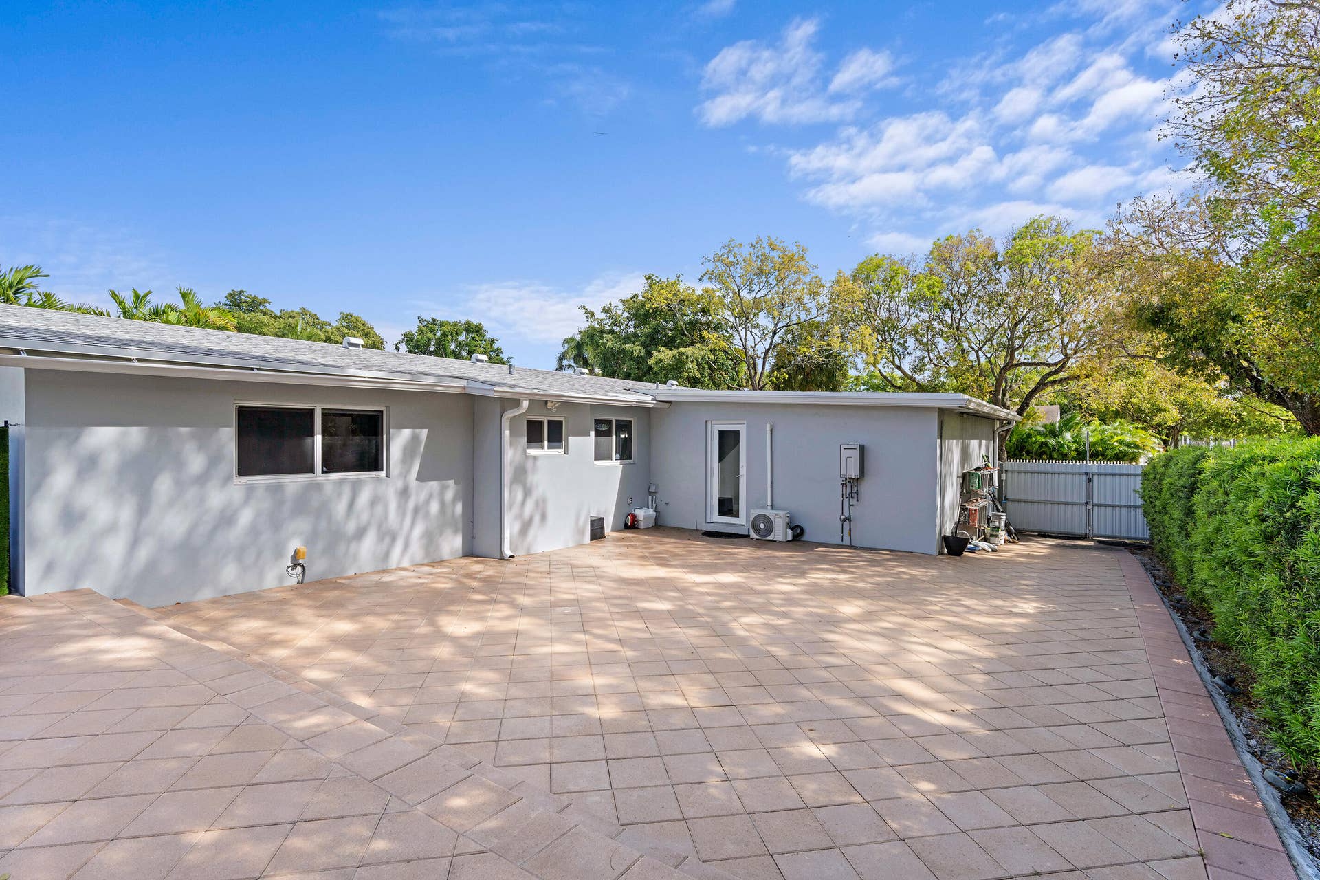 747 Avon Road, West Palm Beach, FL 33401 room to expand