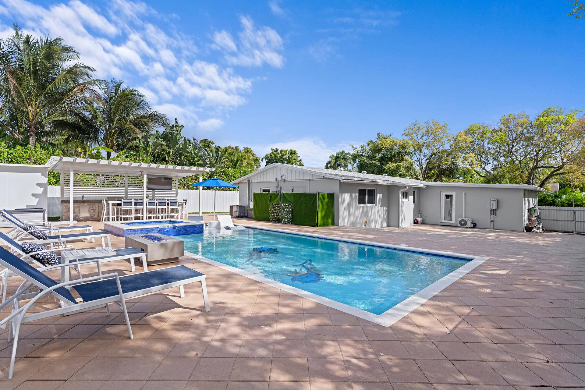 747 Avon Road, West Palm Beach, FL 33401 Backyard