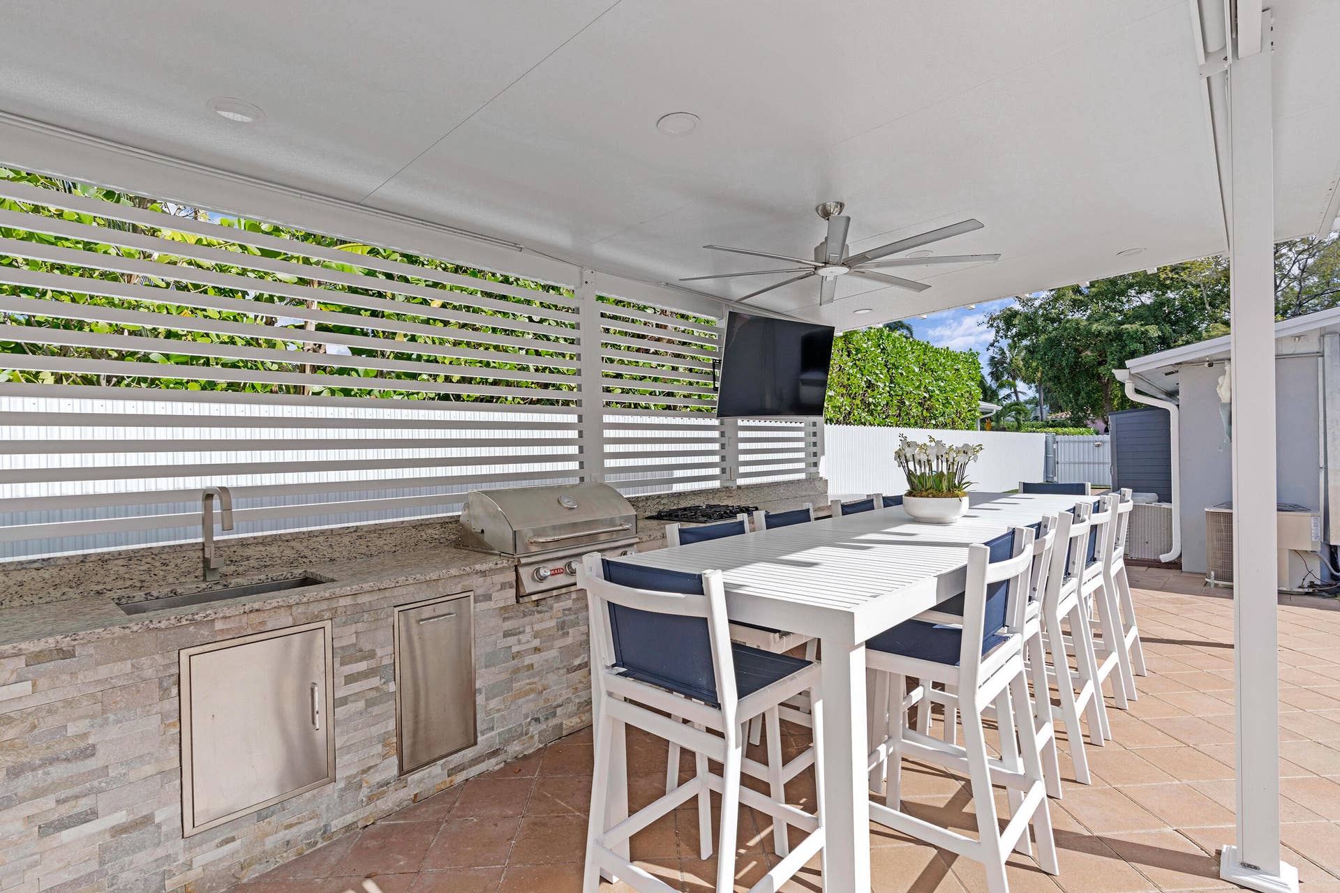 747 Avon Road, West Palm Beach, FL 33401 Summer kitchen
