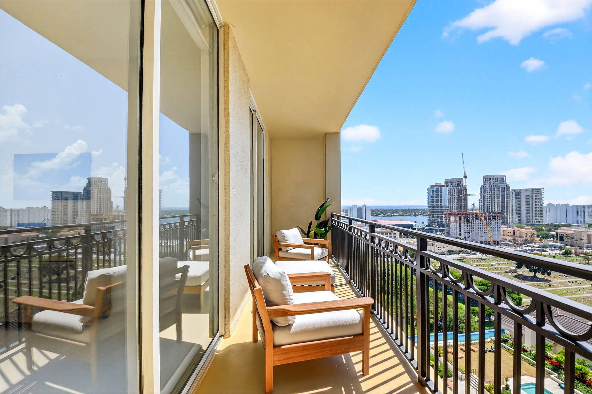 550 Okeechobee Boulevard, #Lph-07, West Palm Beach, FL 33401 Balcony Views, Ocean & Intracoastal