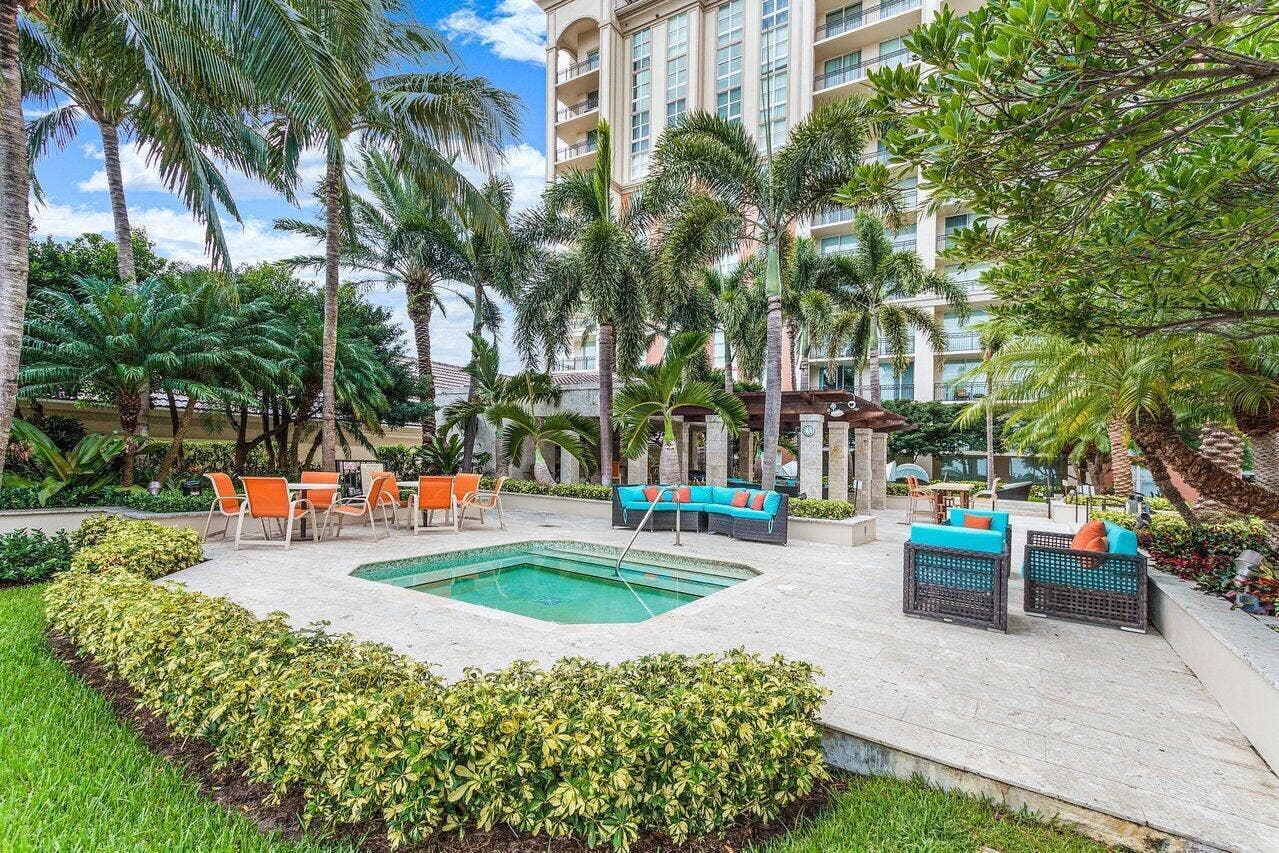 550 Okeechobee Boulevard, #Lph-07, West Palm Beach, FL 33401 CPST Resort-Style Spa