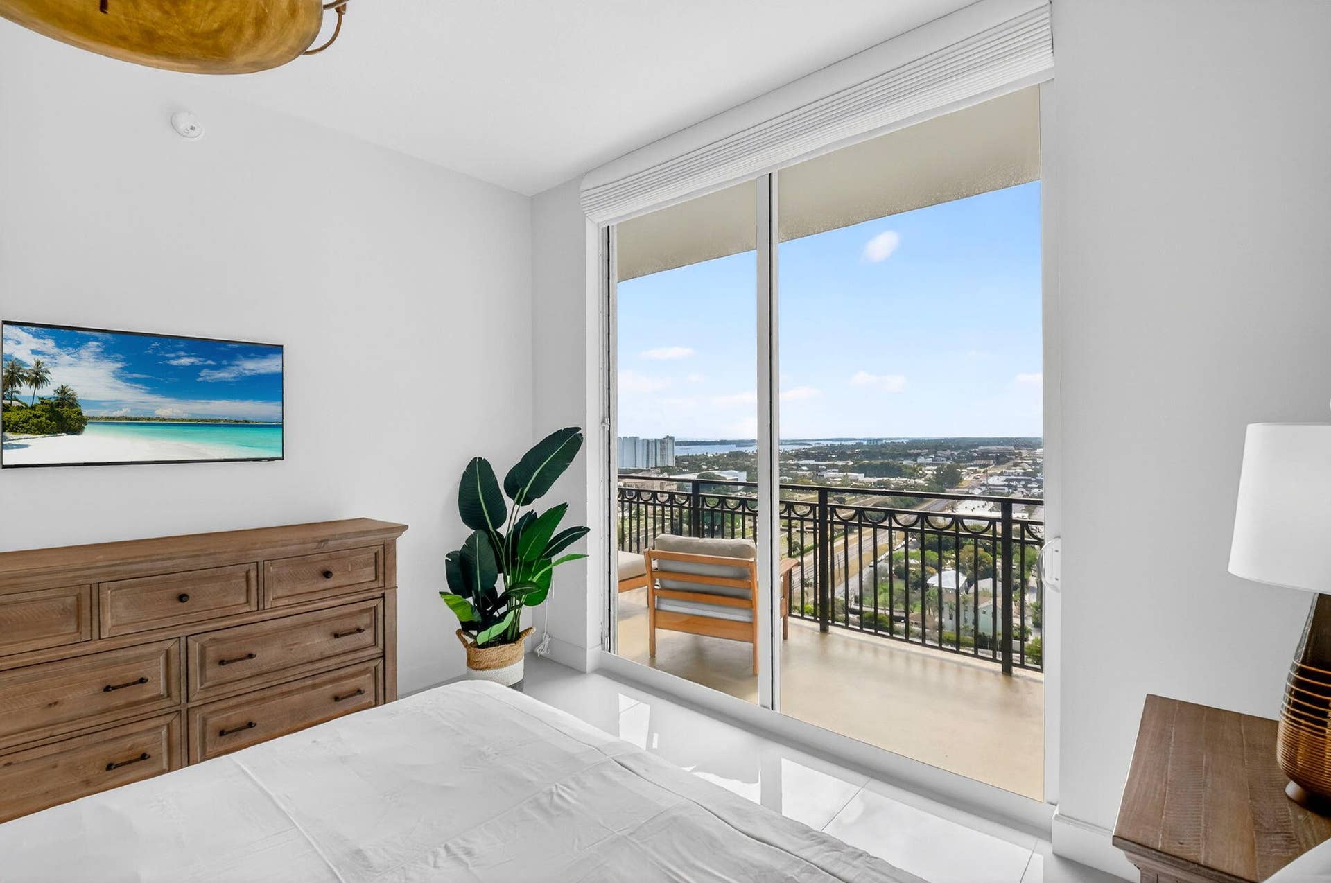 550 Okeechobee Boulevard, #Lph-07, West Palm Beach, FL 33401 Primary Bedroom Views
