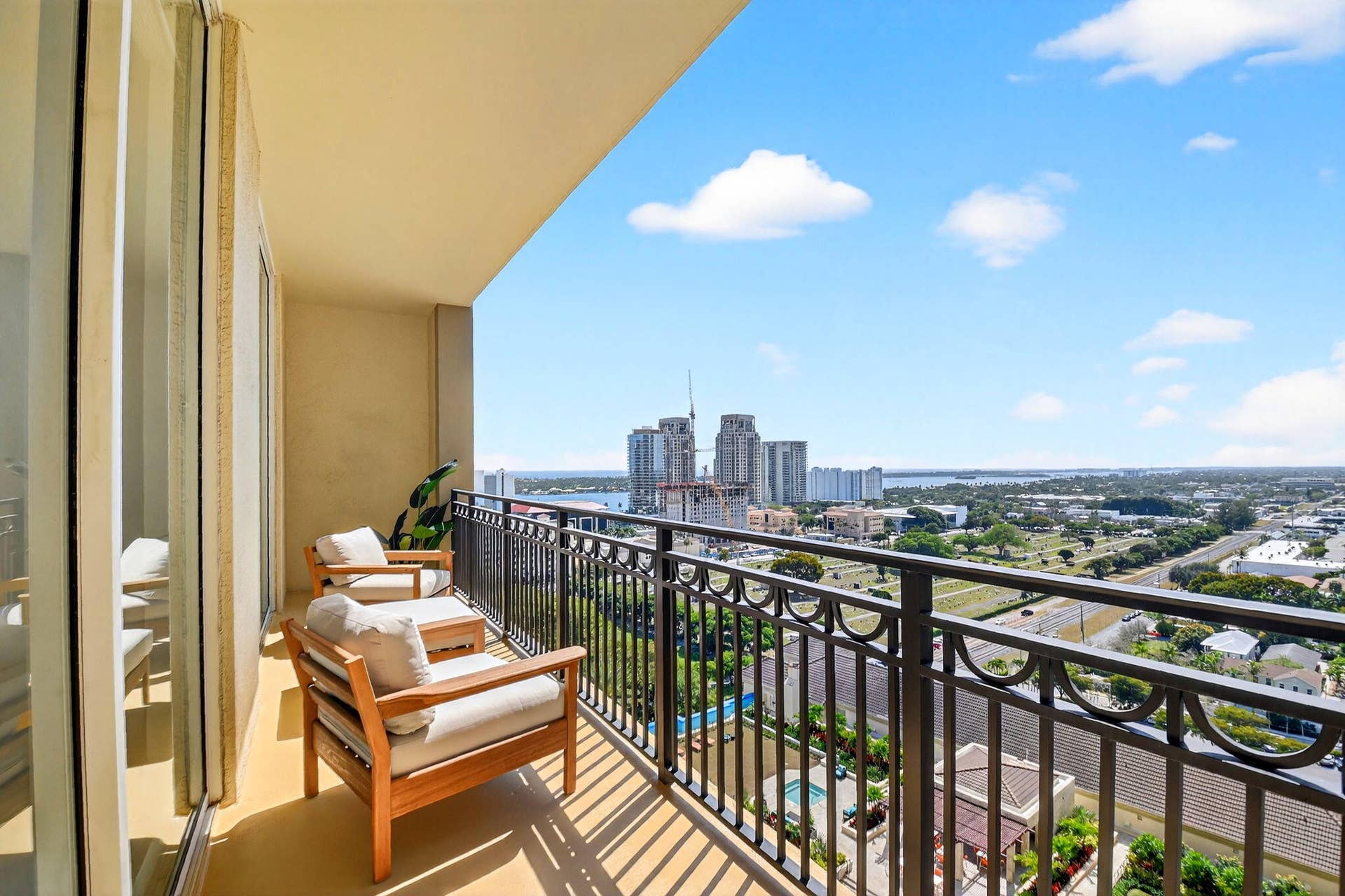 550 Okeechobee Boulevard, #Lph-07, West Palm Beach, FL 33401 Balcony Views, Ocean & Intracoastal