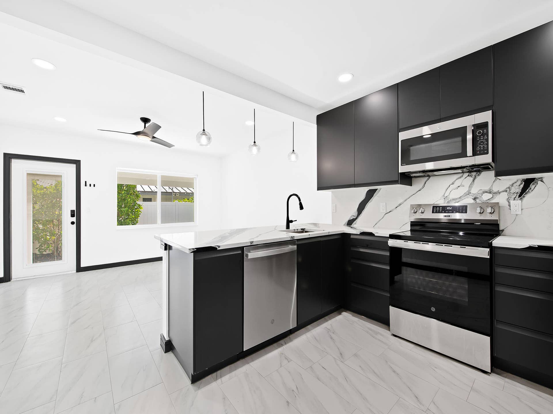 1508 NE 6th Street, #A & B, Fort Lauderdale, FL 33304 DSC_8484