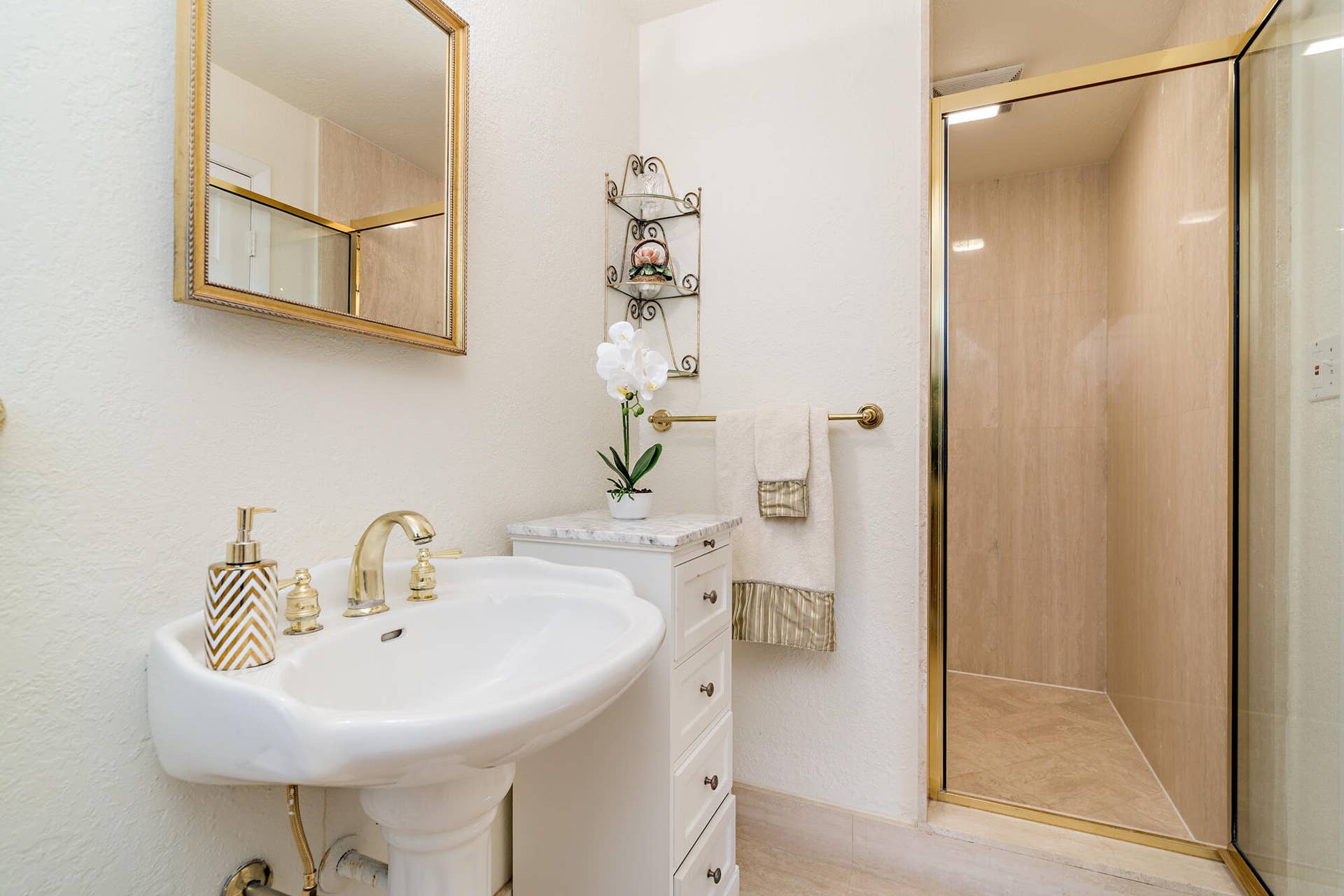 155 Peruvian Avenue, Palm Beach, FL 33480 Primary Bathroom