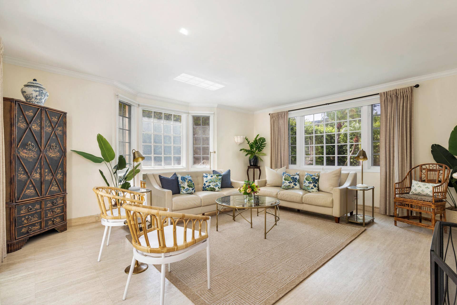 155 Peruvian Avenue, Palm Beach, FL 33480 Living Room