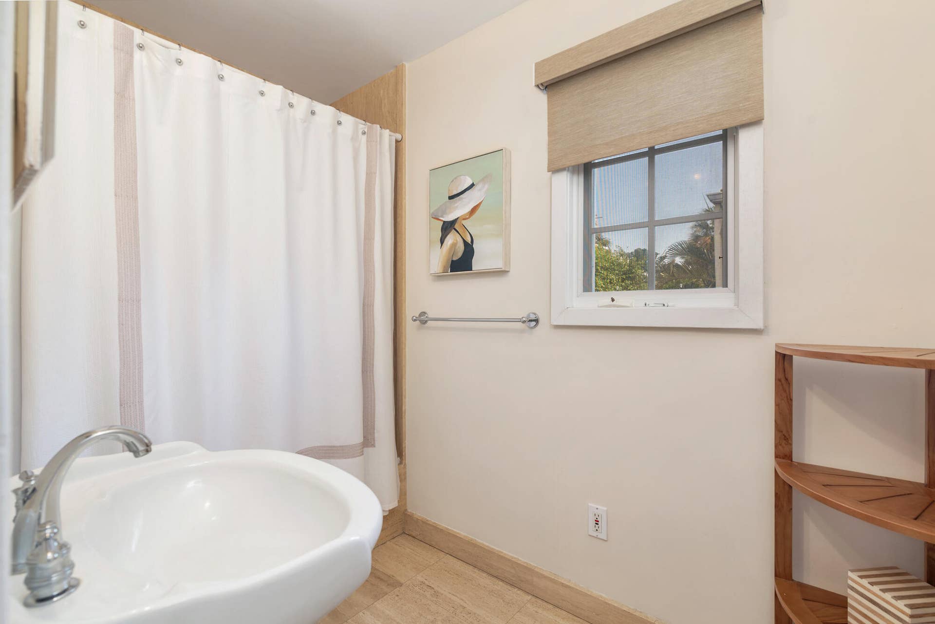 155 Peruvian Avenue, Palm Beach, FL 33480 Bathroom 2