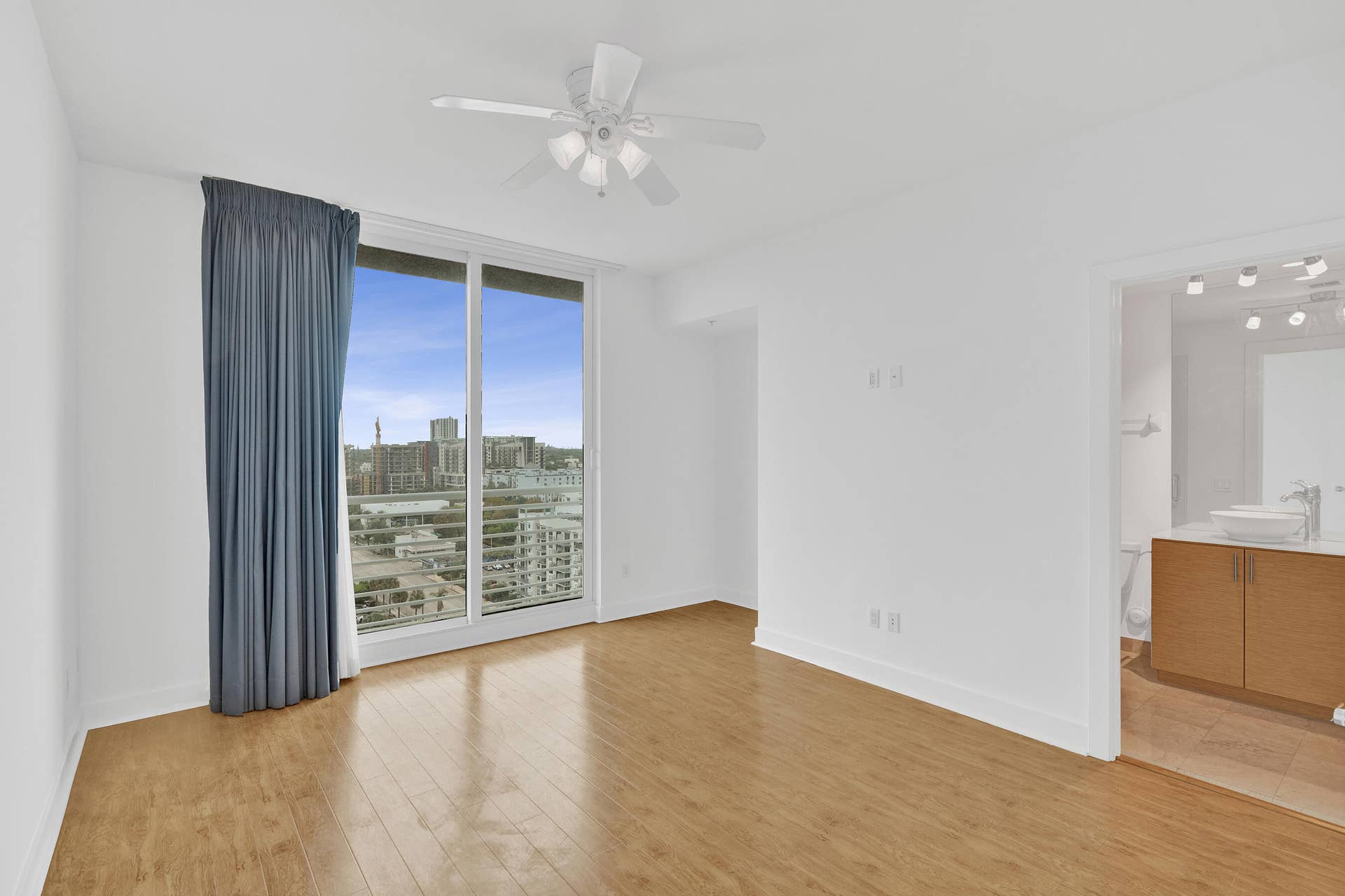 315 NE 3rd Avenue, #1201, Fort Lauderdale, FL 33301 DSC00293