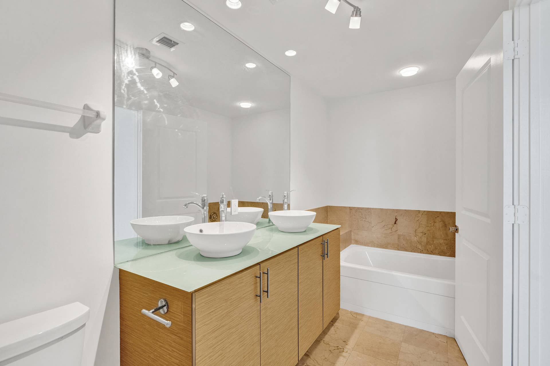 315 NE 3rd Avenue, #1201, Fort Lauderdale, FL 33301 DSC00314