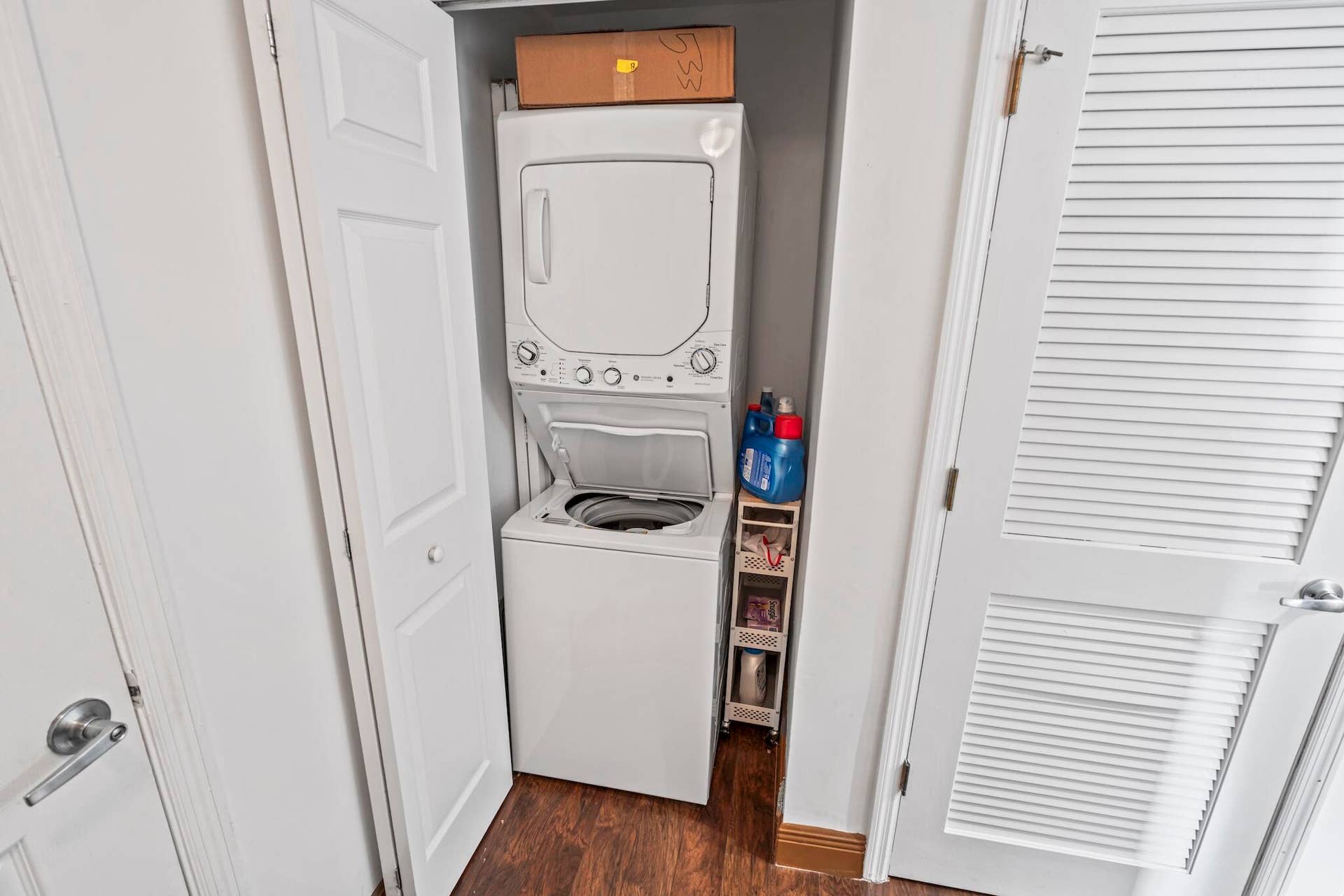 140 S Dixie Highway, #533, Hollywood, FL 33020 Washer and dryer