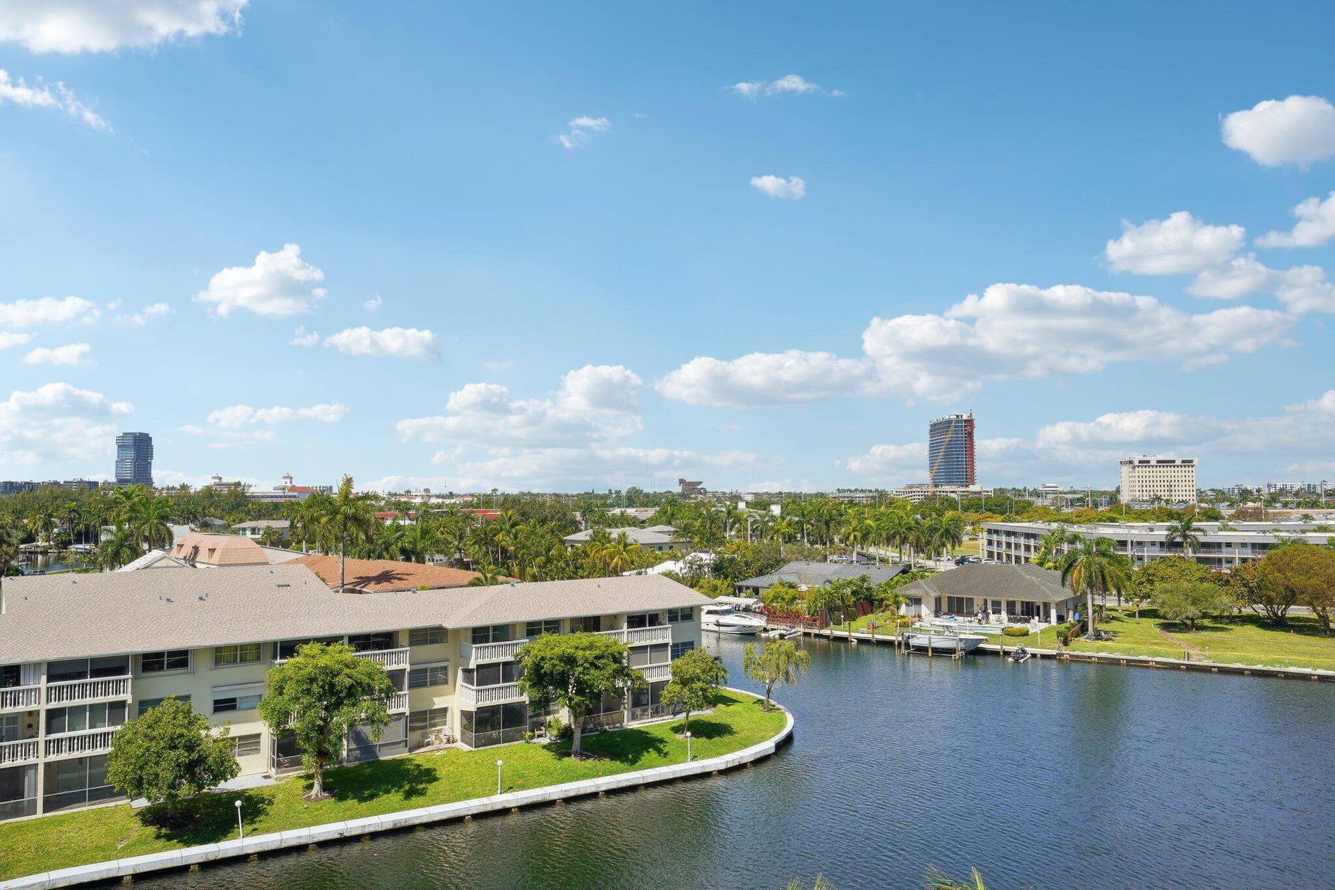 33-web-or-mls-Golden Isles Dr-1604-033