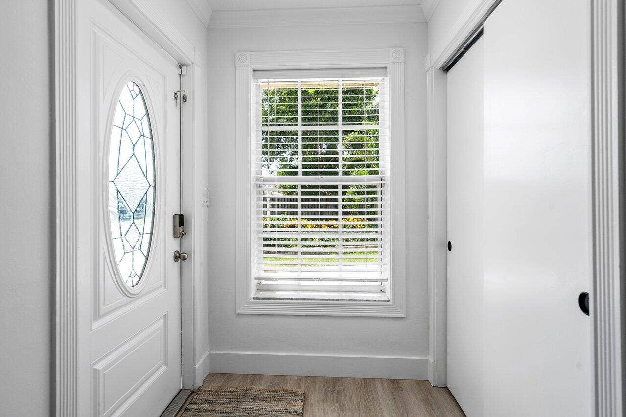 5221 NE 26th Avenue, Lighthouse Point, Lighthouse Point, FL 33064 Foyer Entry