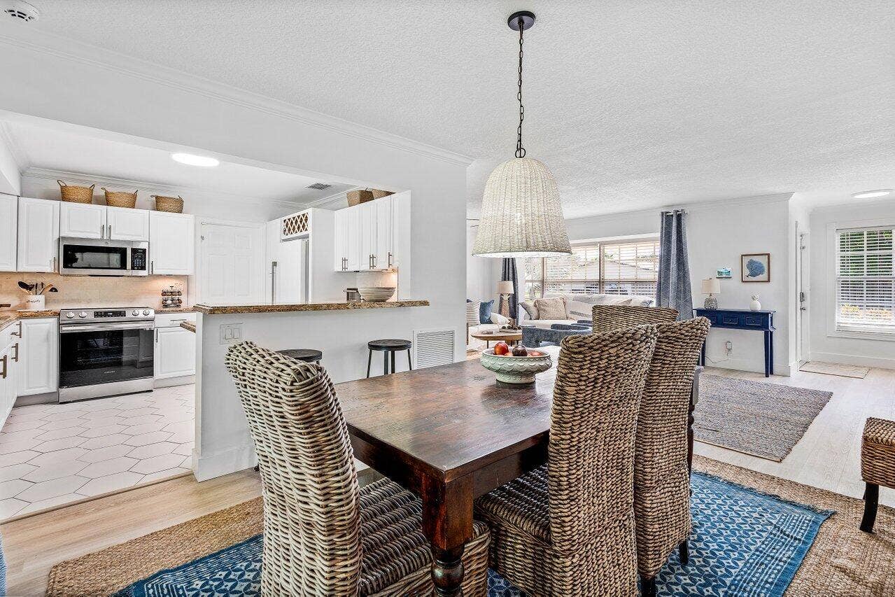 5221 NE 26th Avenue, Lighthouse Point, Lighthouse Point, FL 33064 Dining and Kitchen