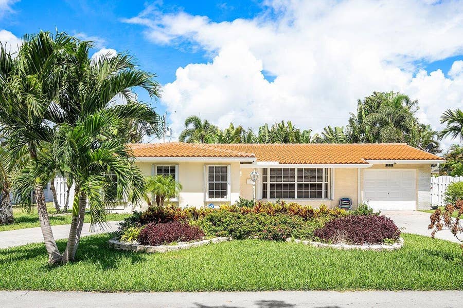 Property photo for 5221 NE 26th Avenue, Lighthouse Point, FL