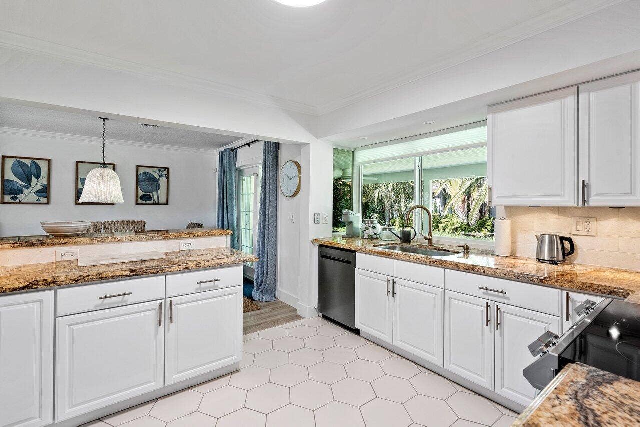 5221 NE 26th Avenue, Lighthouse Point, Lighthouse Point, FL 33064 Kitchen