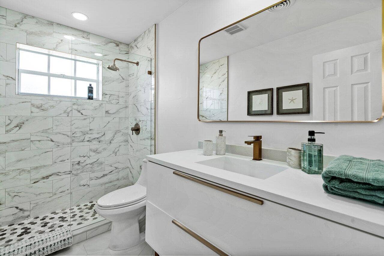 5221 NE 26th Avenue, Lighthouse Point, Lighthouse Point, FL 33064 Primary Bath