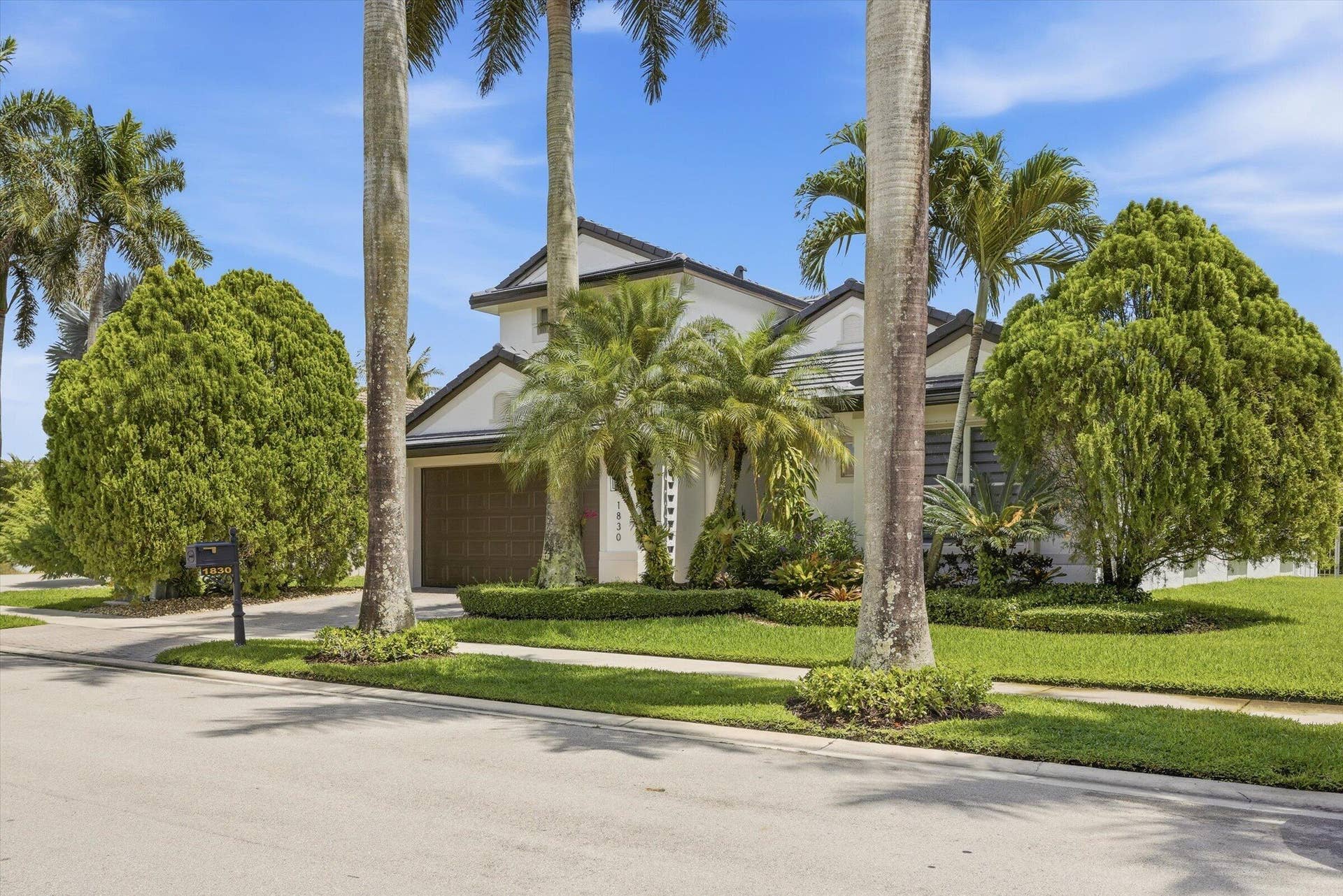 1830 Harbor View Circle, Weston, FL 33327 02-photo-11