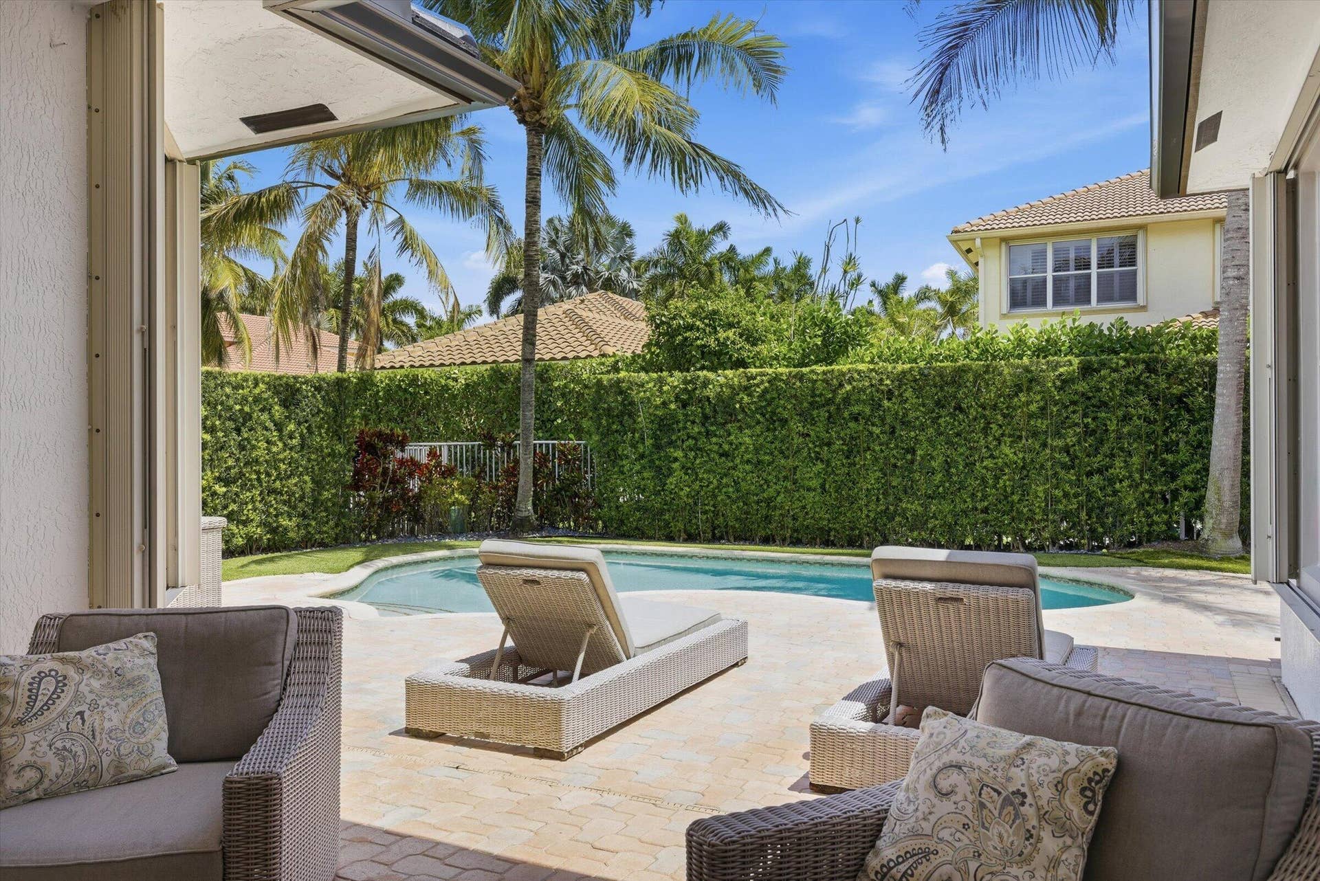 1830 Harbor View Circle, Weston, FL 33327 03-photo-12