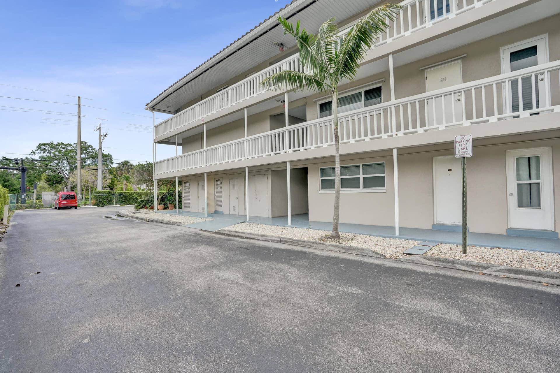 900 SW 12th Street, #100, Fort Lauderdale, FL 33315 DSC09016