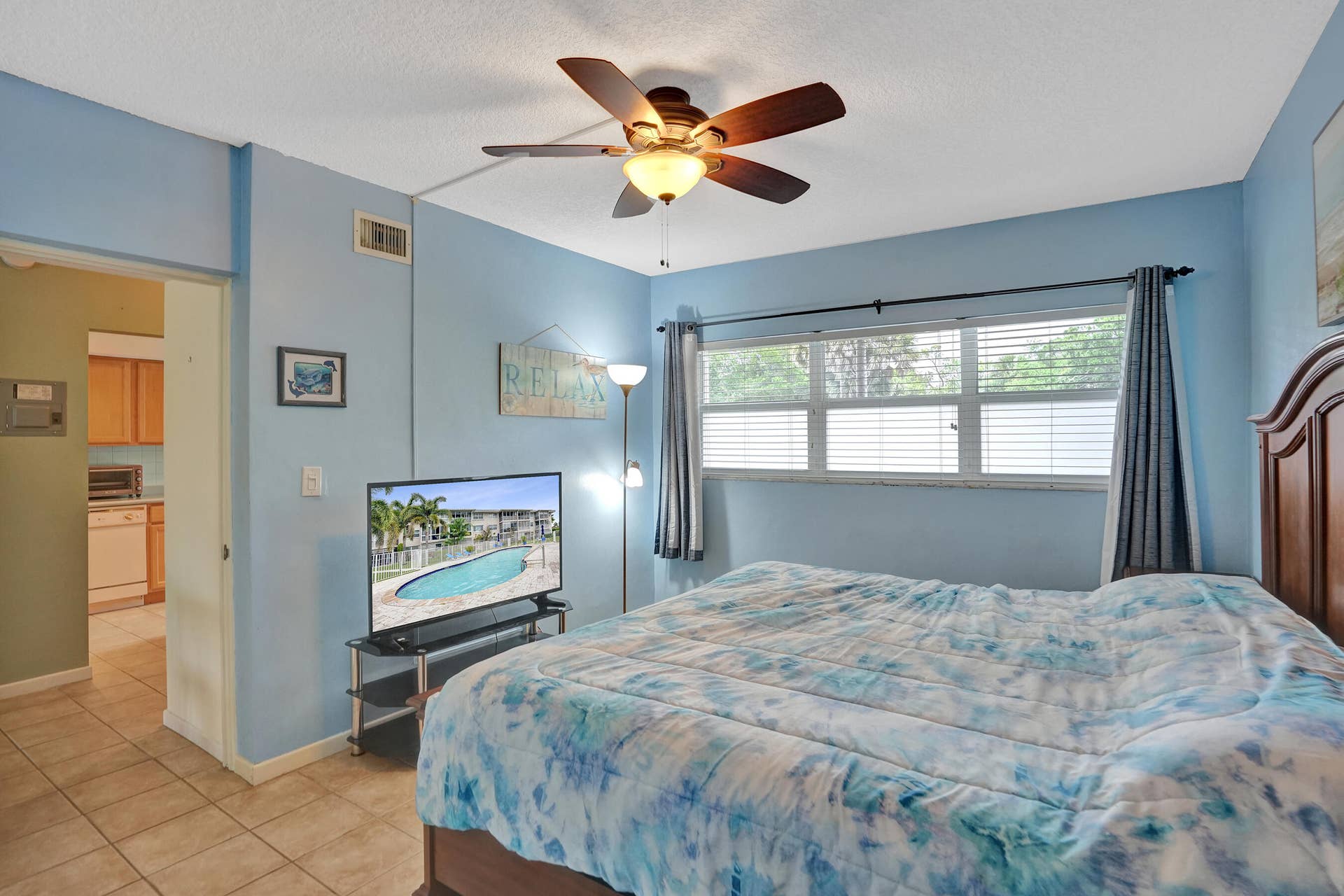 900 SW 12th Street, #100, Fort Lauderdale, FL 33315 DSC08887