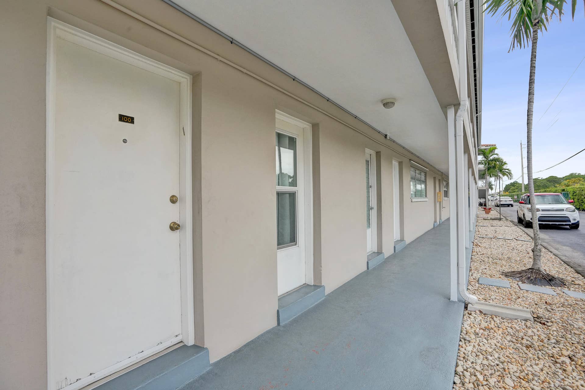 900 SW 12th Street, #100, Fort Lauderdale, FL 33315 DSC09010