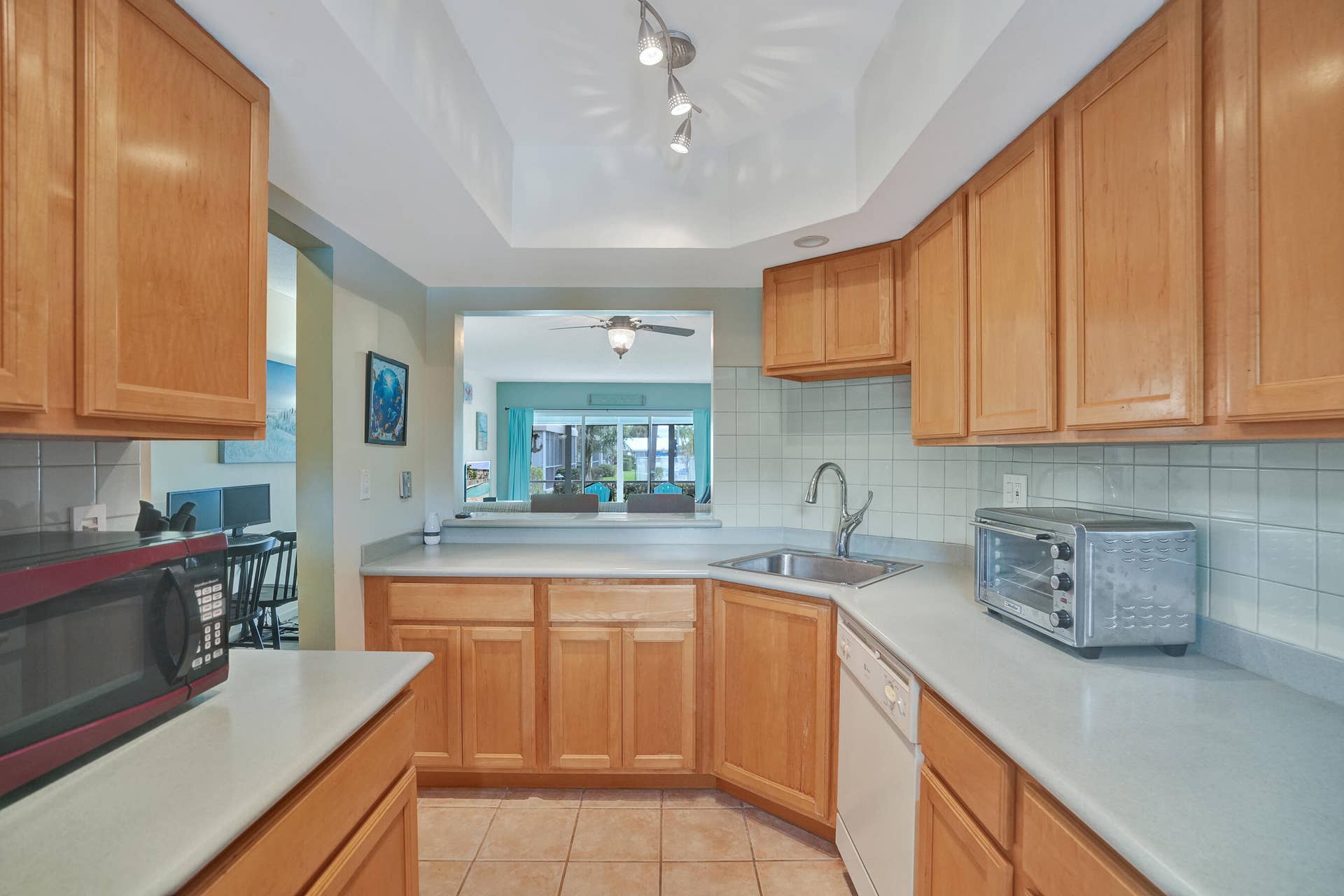 900 SW 12th Street, #100, Fort Lauderdale, FL 33315 DSC08914