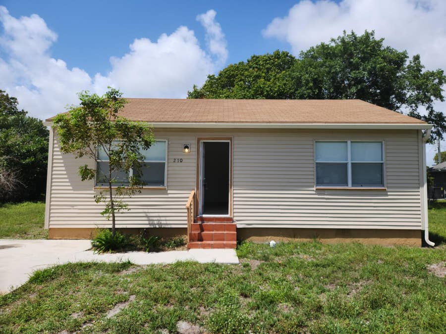 Property photo for 210 NW 13th Avenue, Delray Beach, FL