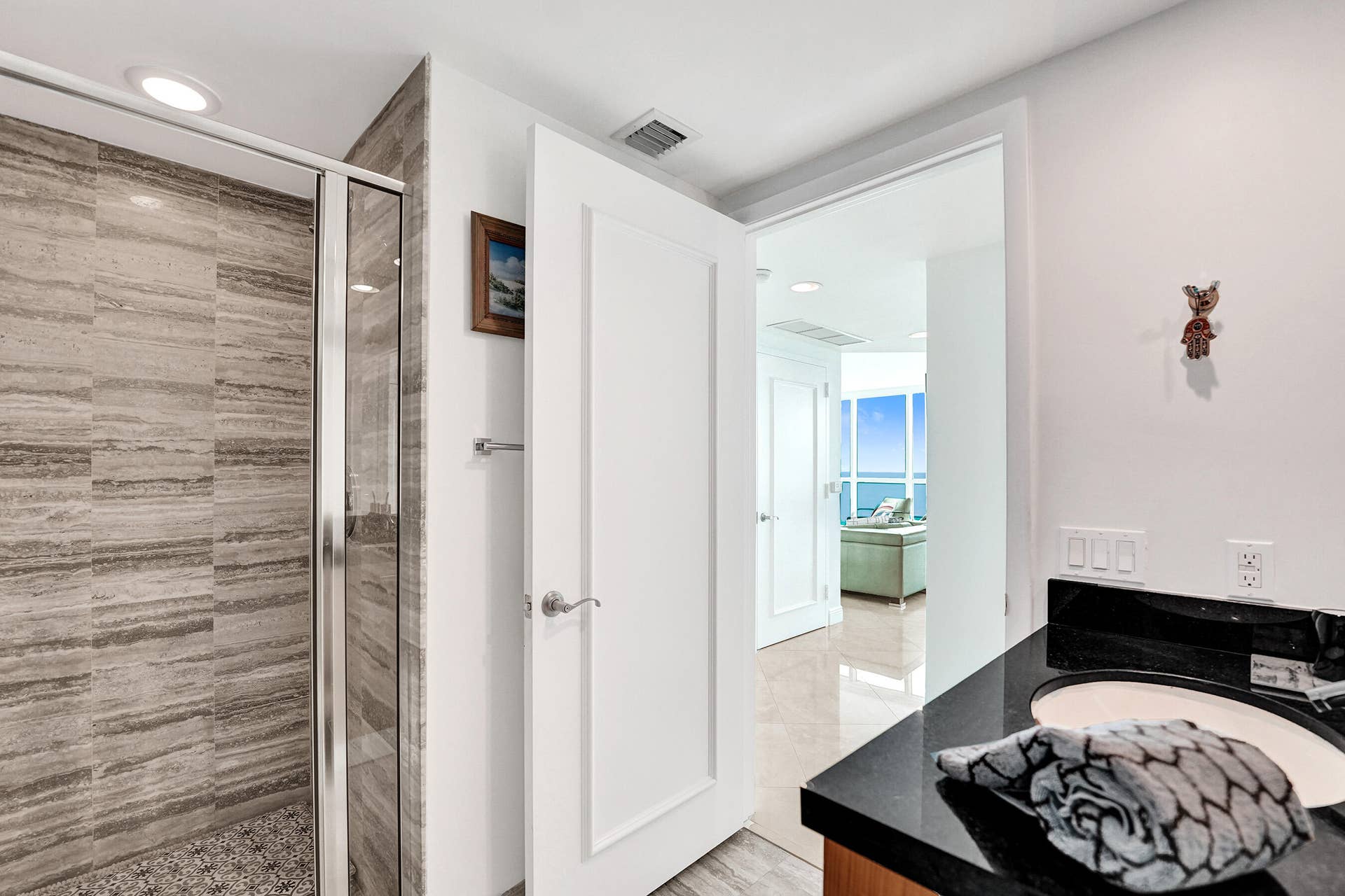101 S Fort Lauderdale Beach Boulevard, #1107, Fort Lauderdale, FL 33316 DSC02911