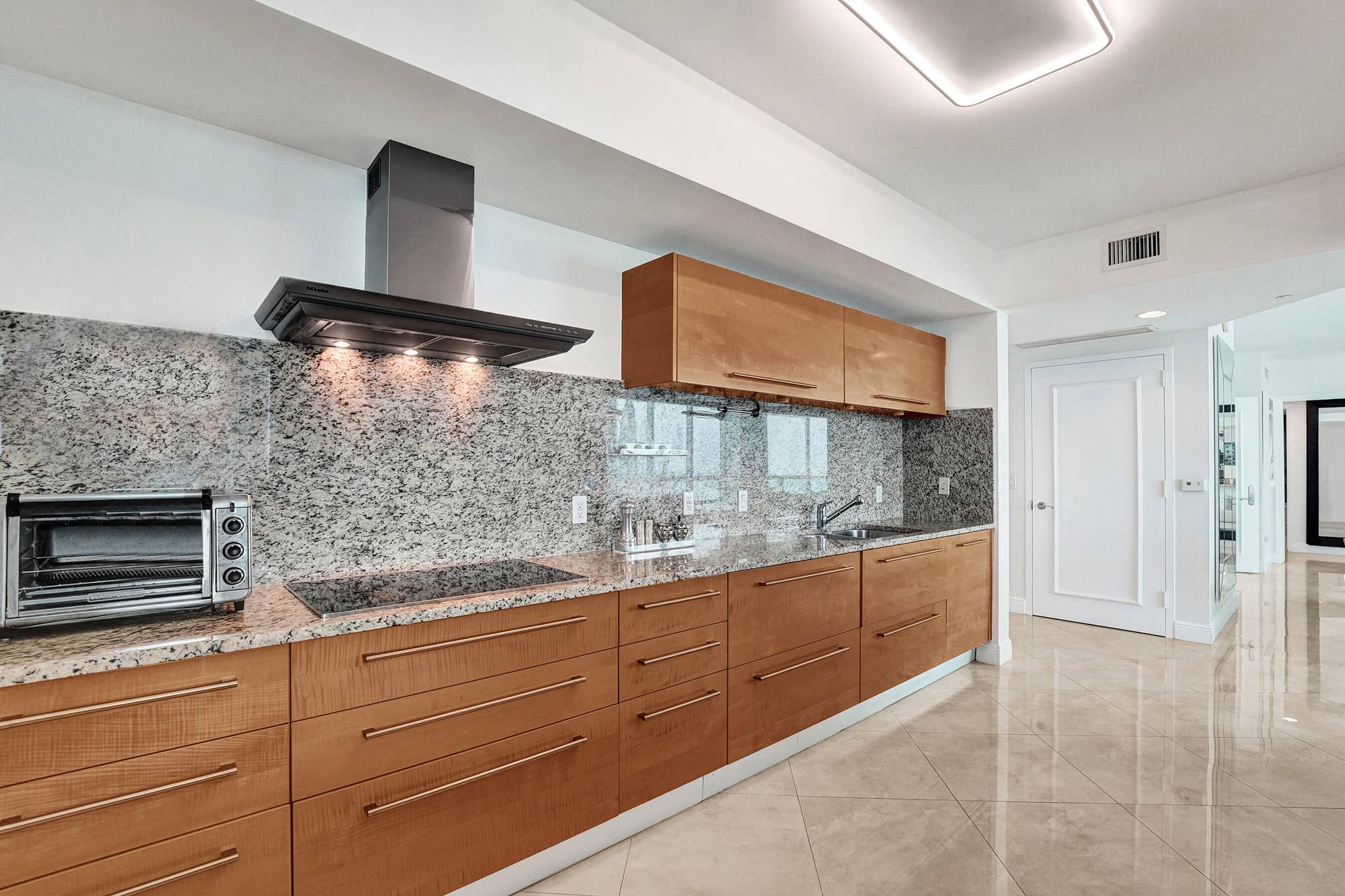 101 S Fort Lauderdale Beach Boulevard, #1107, Fort Lauderdale, FL 33316 DSC02896
