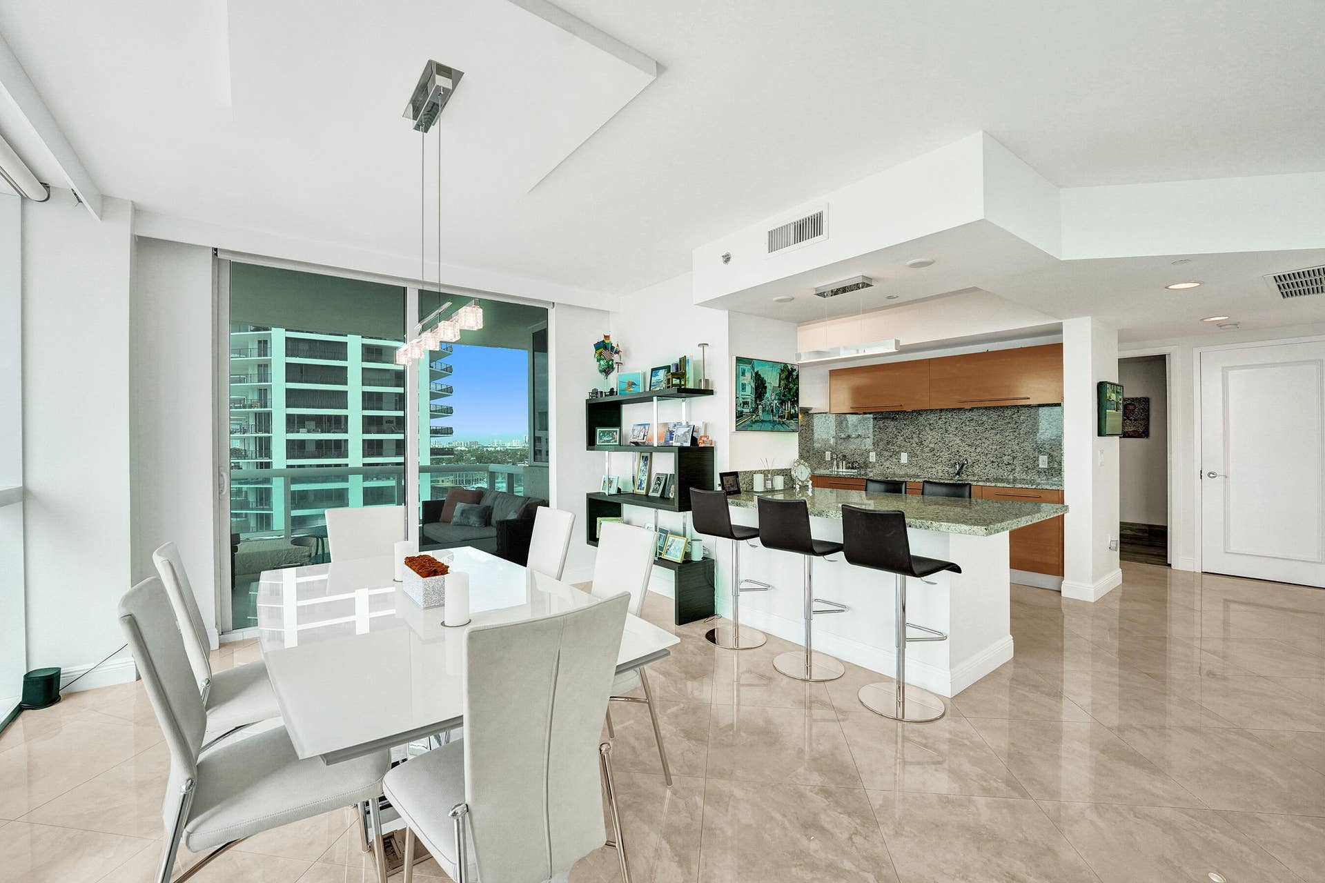 101 S Fort Lauderdale Beach Boulevard, #1107, Fort Lauderdale, FL 33316 DSC02854